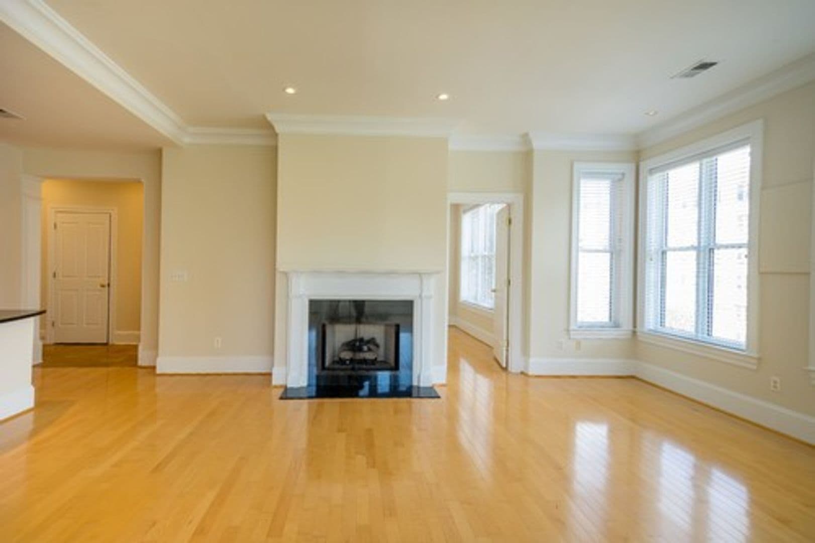 Washington Apartment: 1640 16th Street, NW