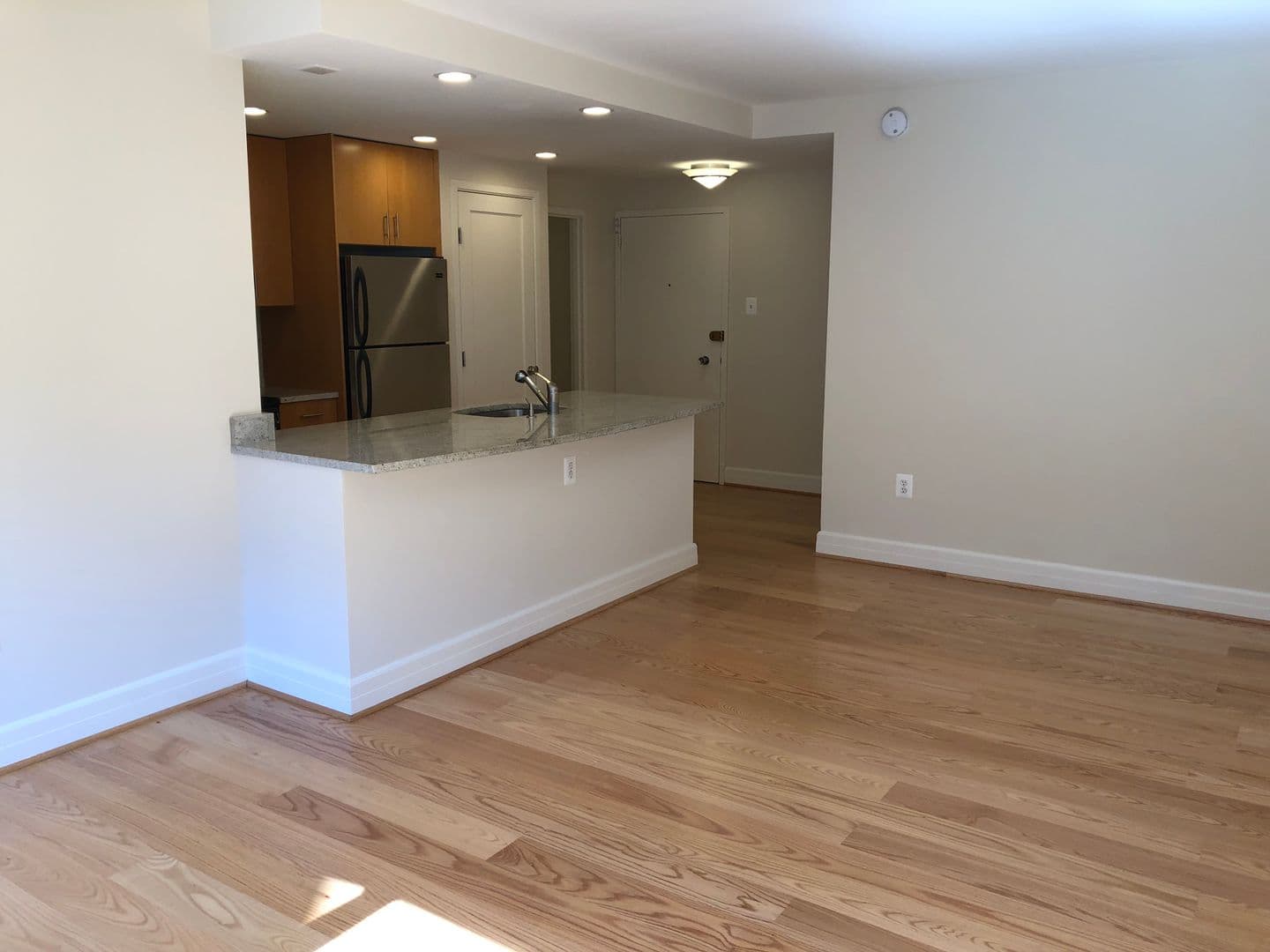 Washington Apartment: 1255 New Hampshire Avenue