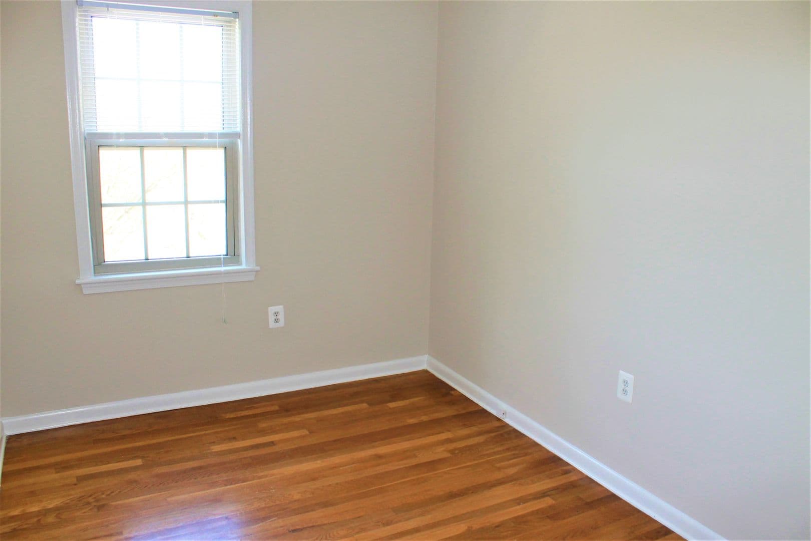 Washington Apartment: 2070 Belmont Rd, NW