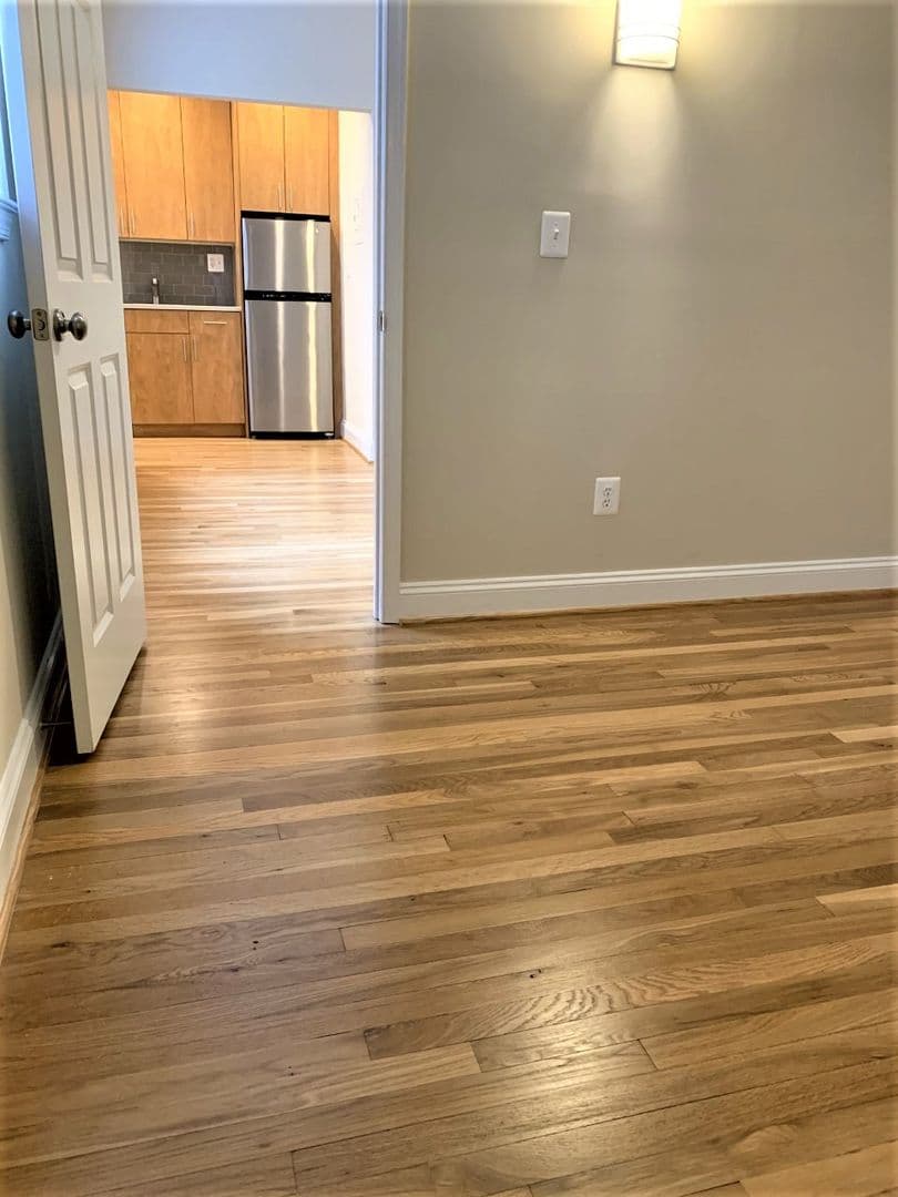 Washington Apartment: 2070 Belmont Rd, NW
