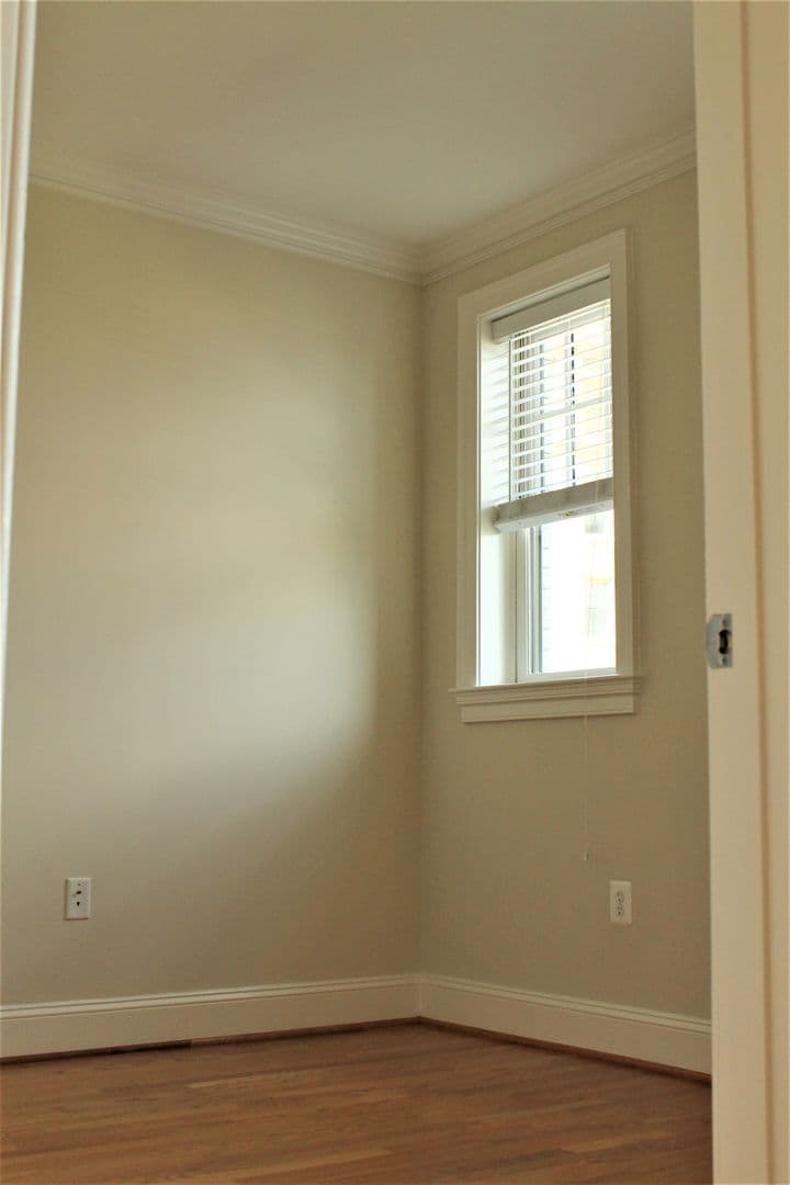 Washington Apartment: 2110 19th Street, NW