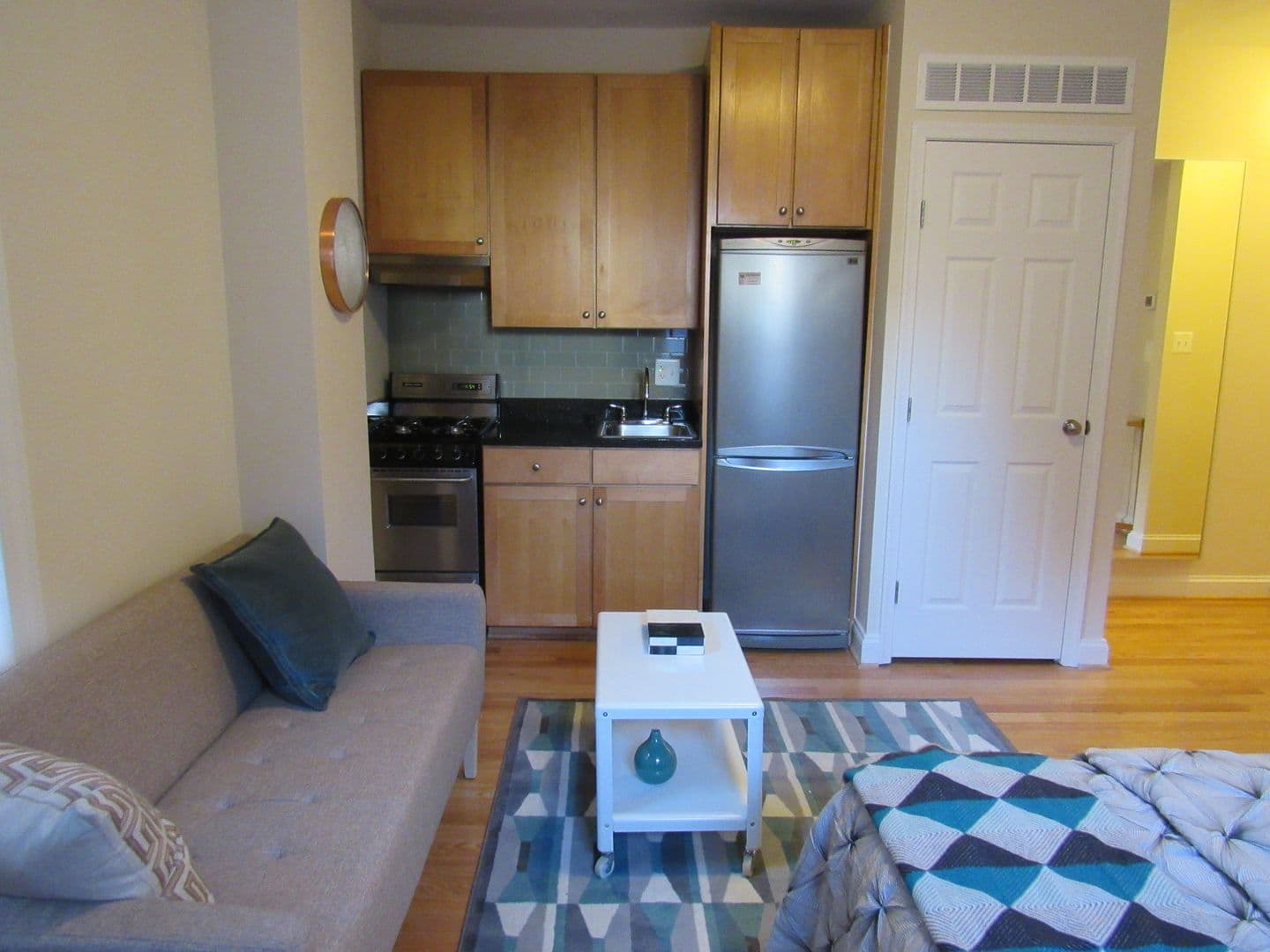 Washington Apartment: 1825-1833 New Hampshire Avenue, NW