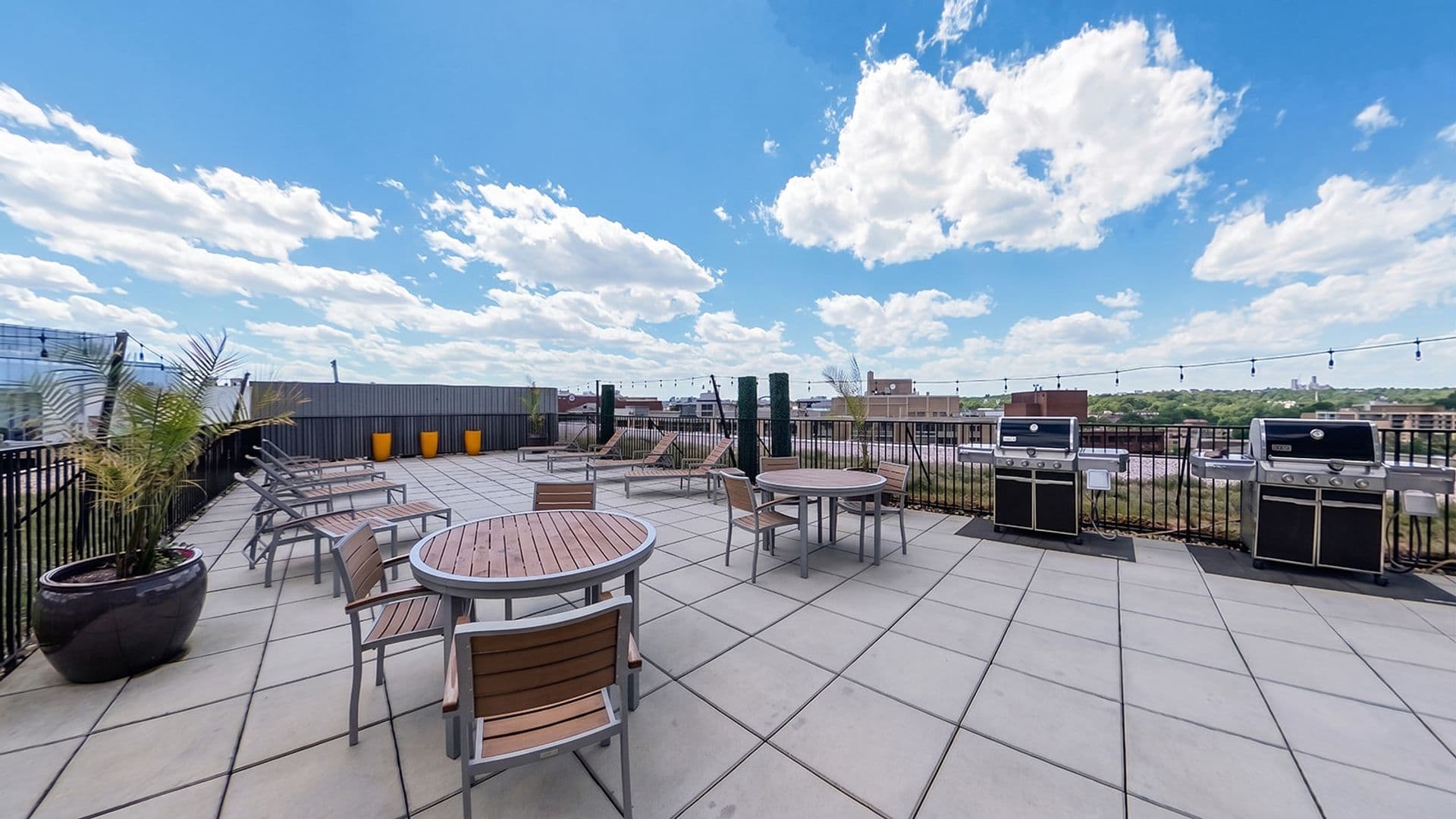 Washington Apartment: 1255 New Hampshire Avenue