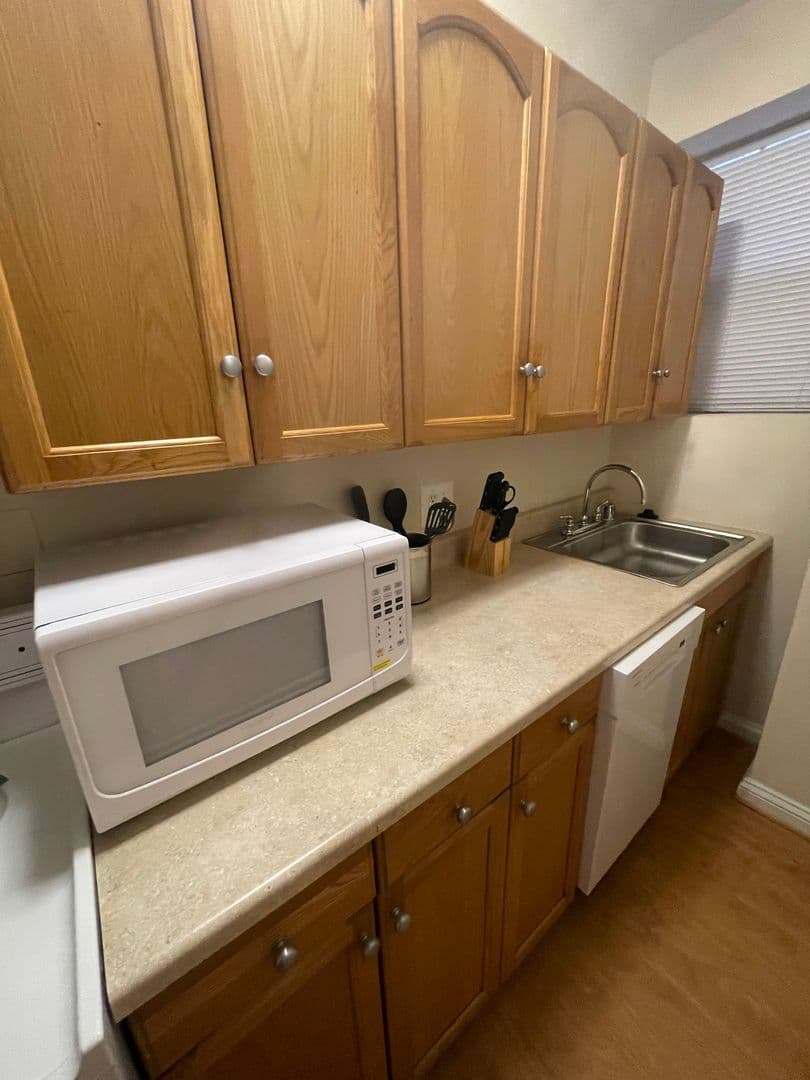 Washington Apartment: 1825-1833 New Hampshire Avenue, NW