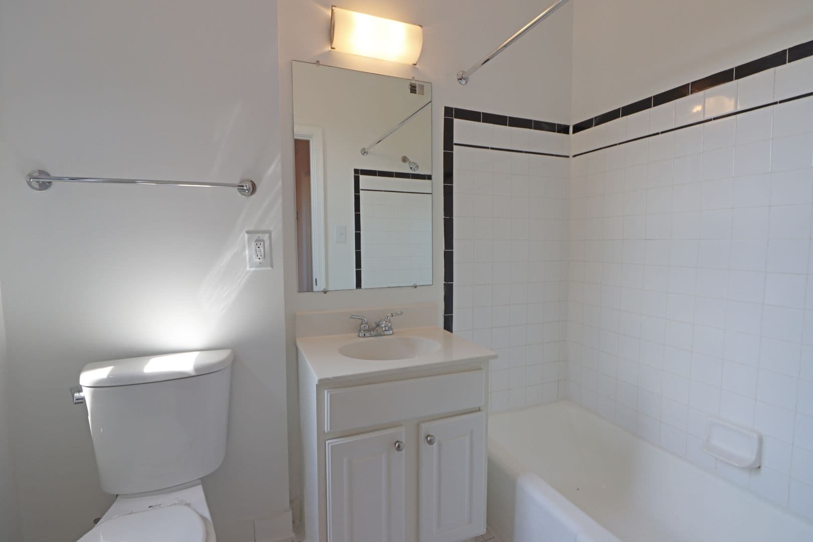 Washington Apartment: 1825-1833 New Hampshire Avenue, NW