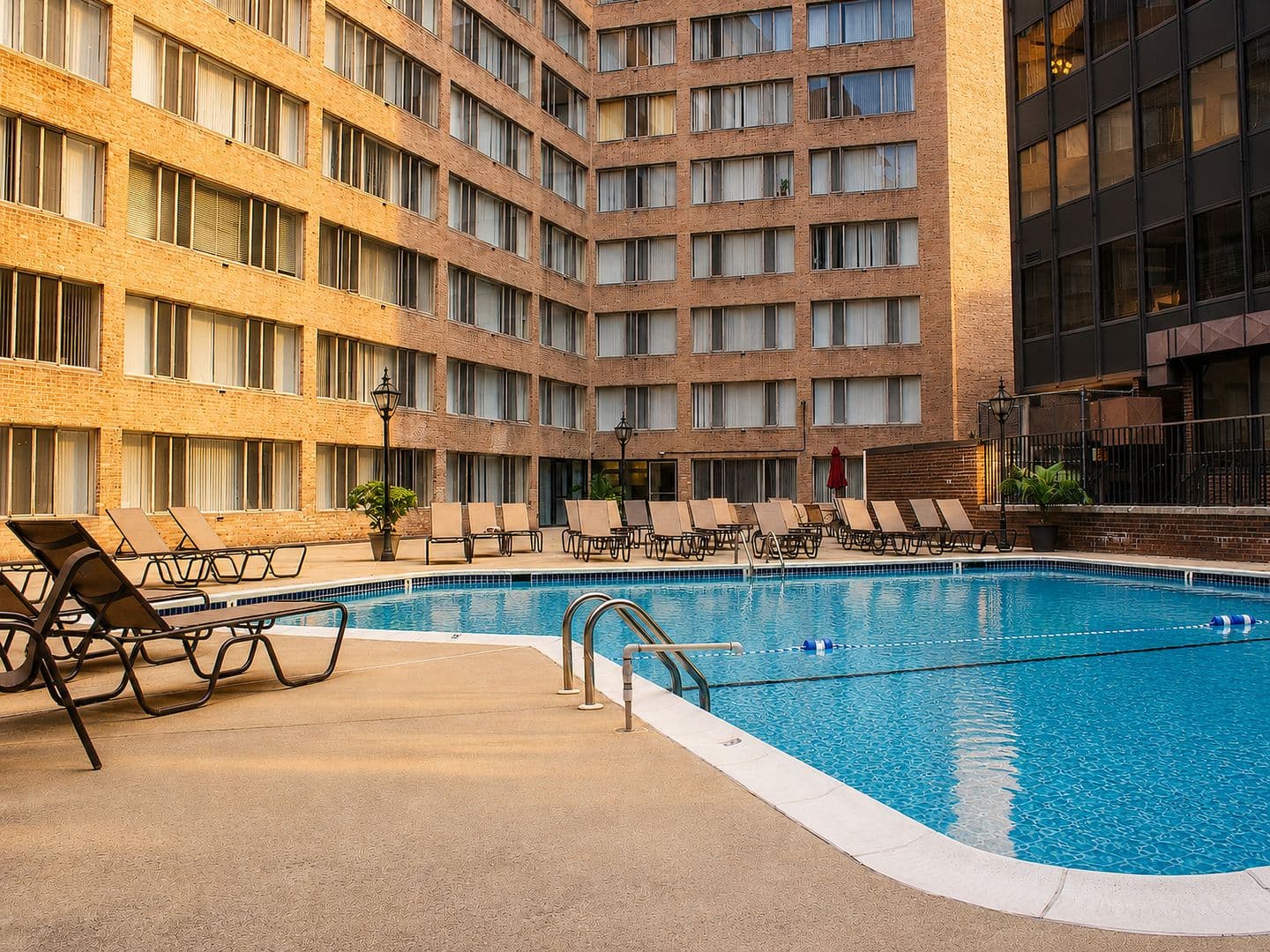 Washington Apartment: 1255 New Hampshire Avenue