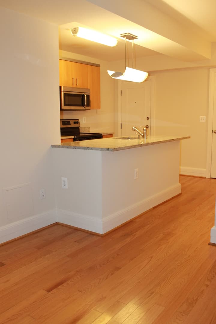 Washington Apartment: 2000 Connecticut Avenue, NW