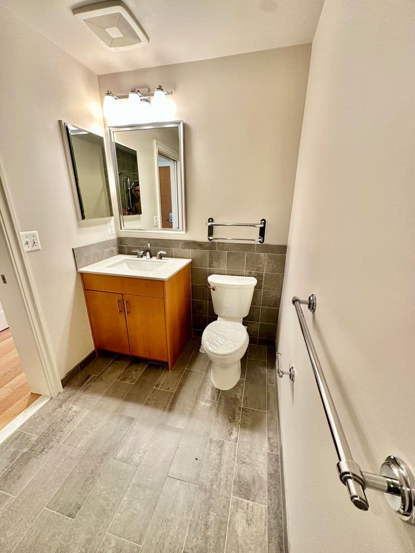 Washington Apartment: 1355 17th Street, NW