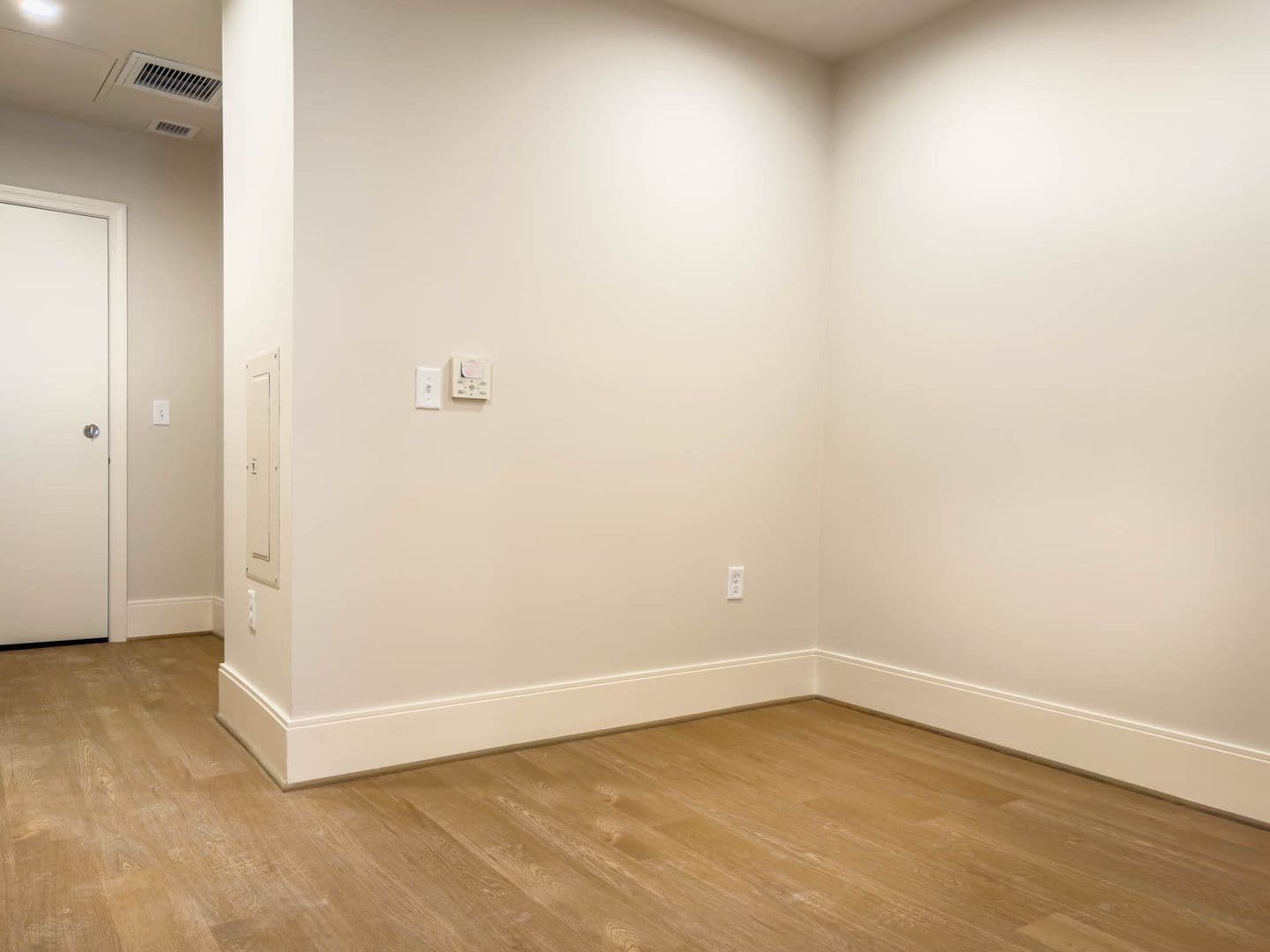 Washington Apartment: 3220 Prospect Street, NW