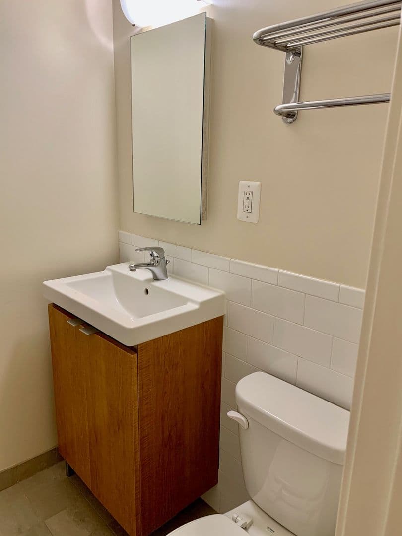 Washington Apartment: 1255 New Hampshire Avenue