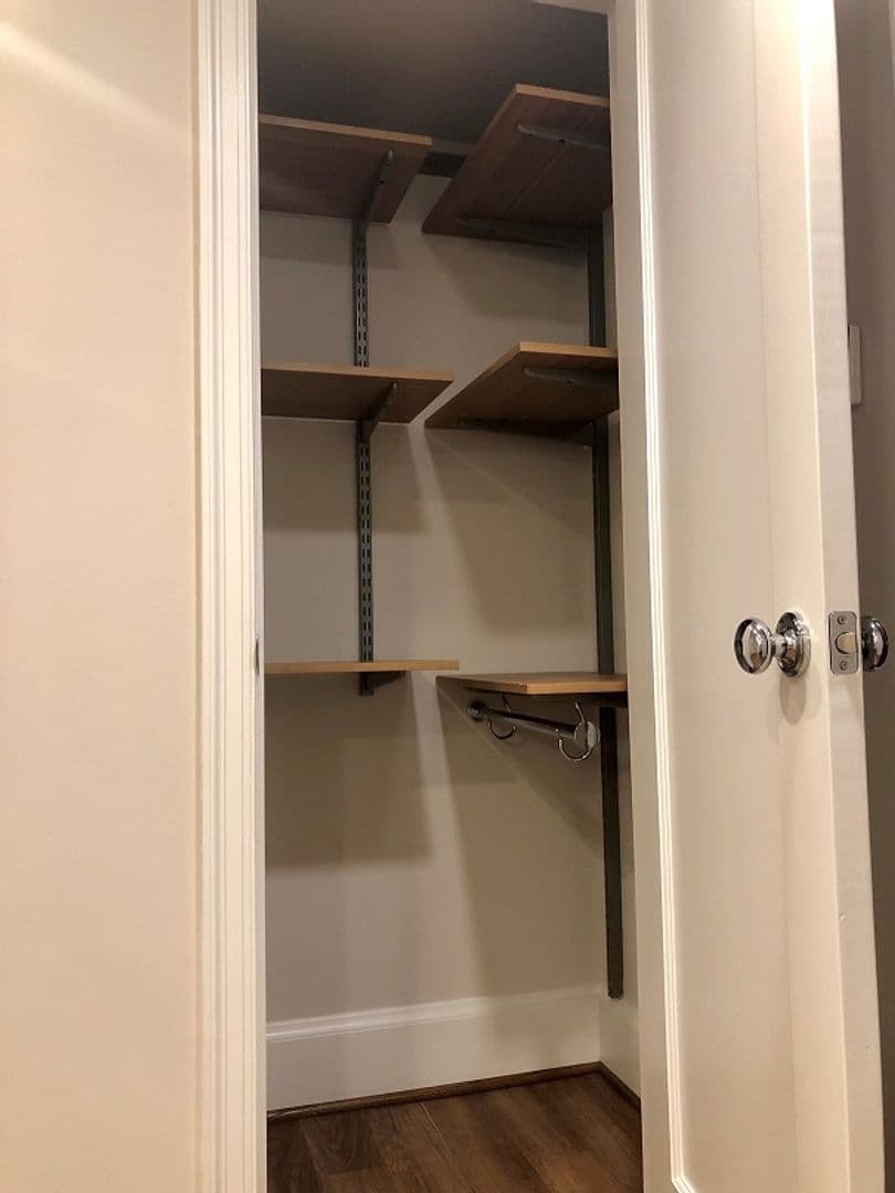 Washington Apartment: 1712 17th Street, NW