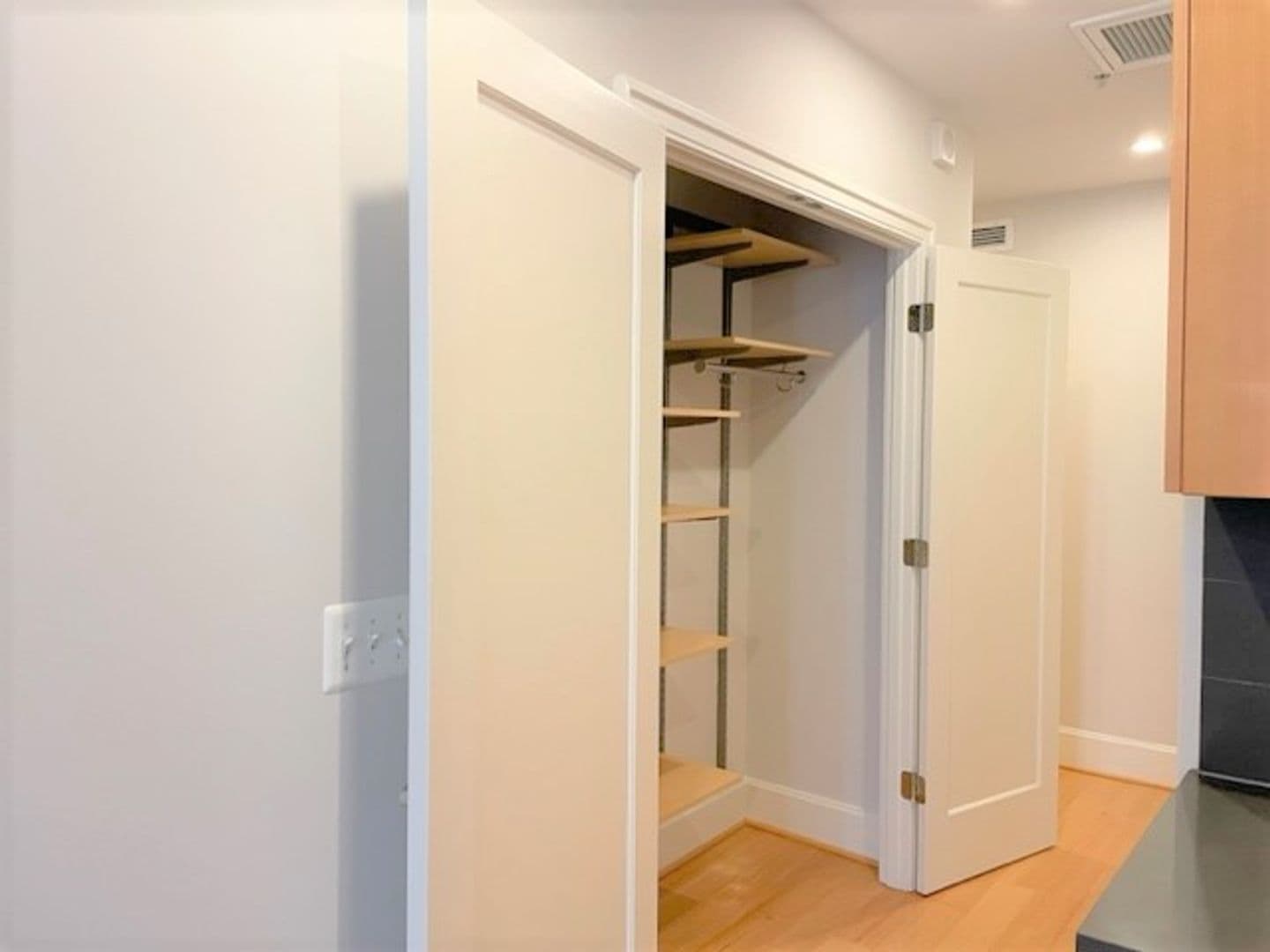 Washington Apartment: 1355 17th Street, NW