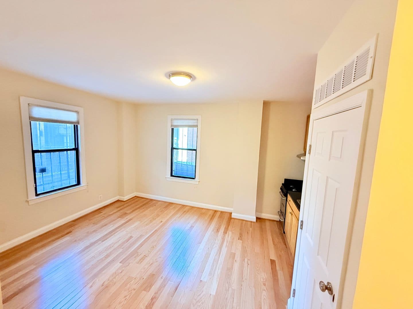 Washington Apartment: 1825-1833 New Hampshire Avenue, NW