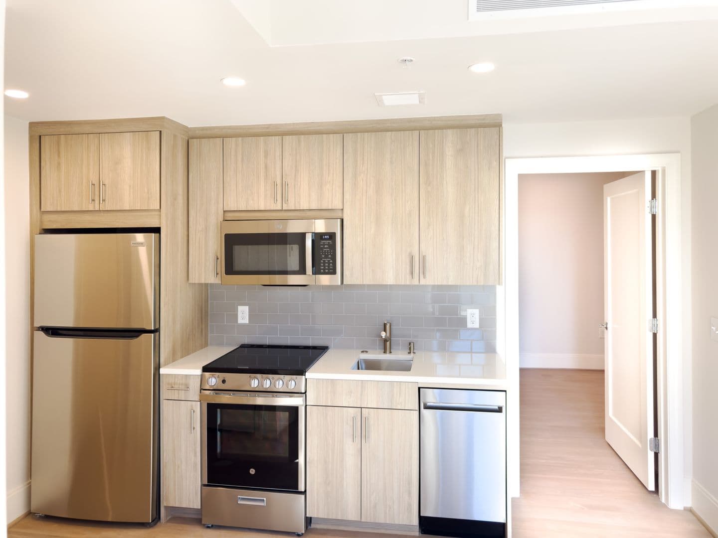 Washington Apartment: 3220 Prospect Street, NW