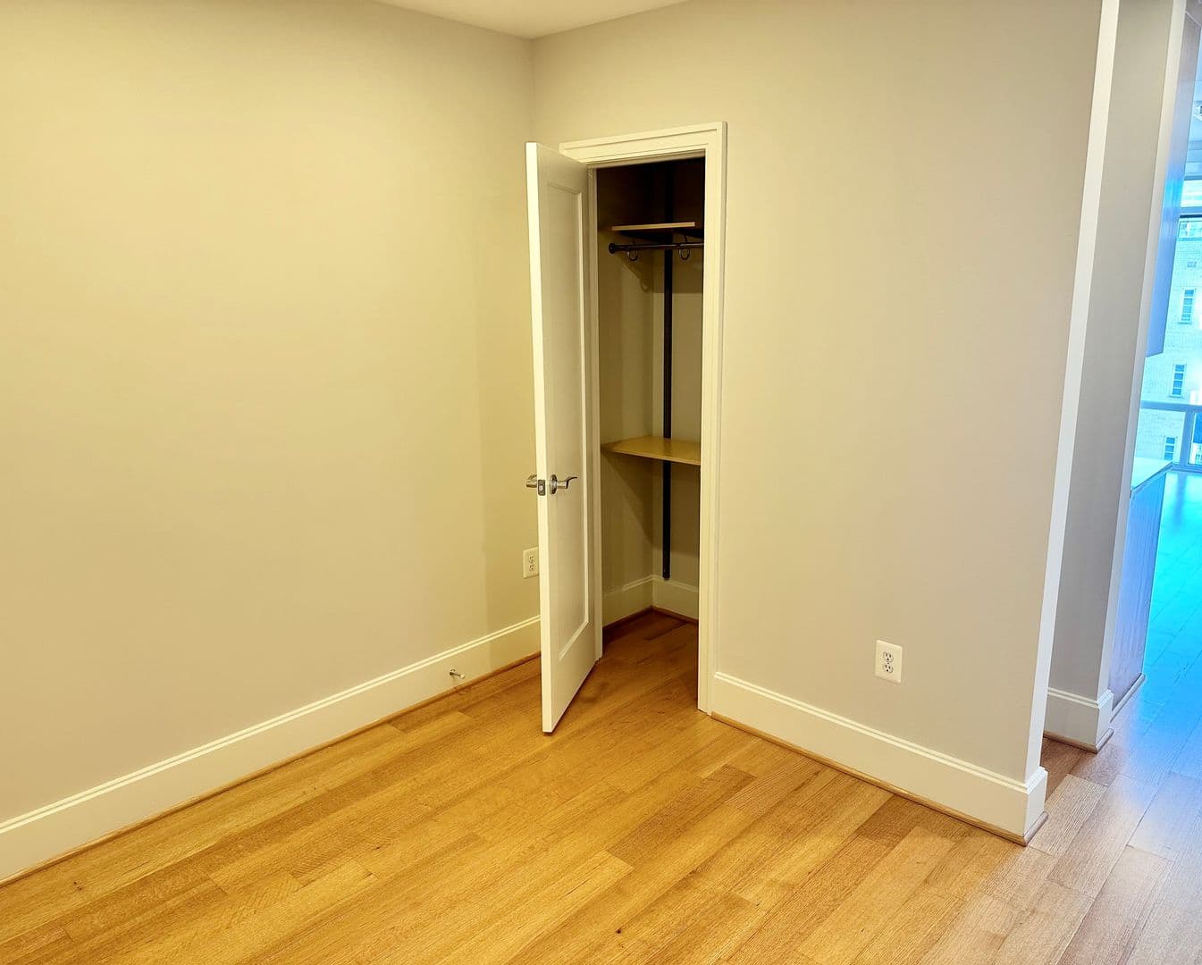 Washington Apartment: 1355 17th Street, NW