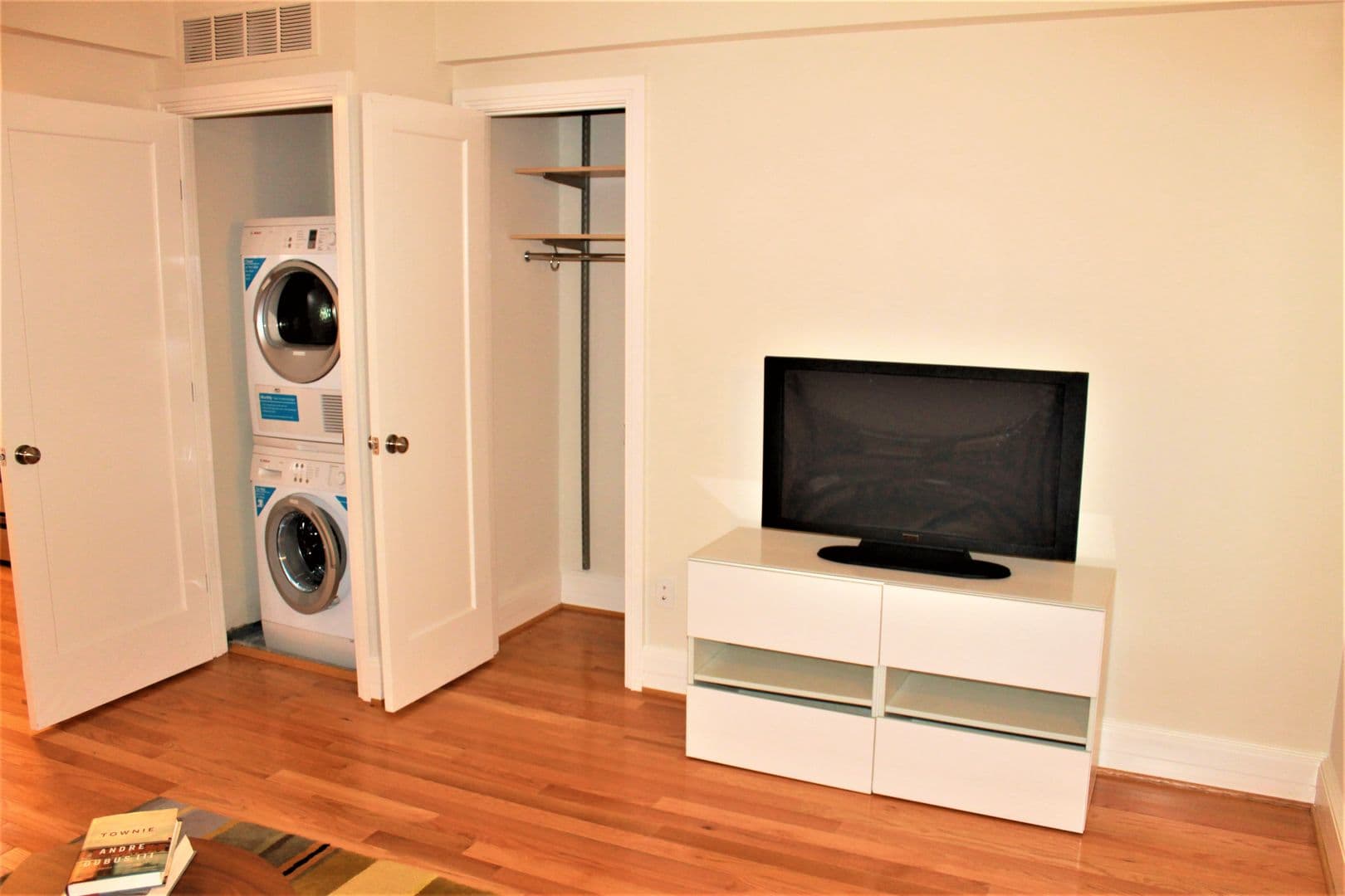 Washington Apartment: 2000 Connecticut Avenue, NW