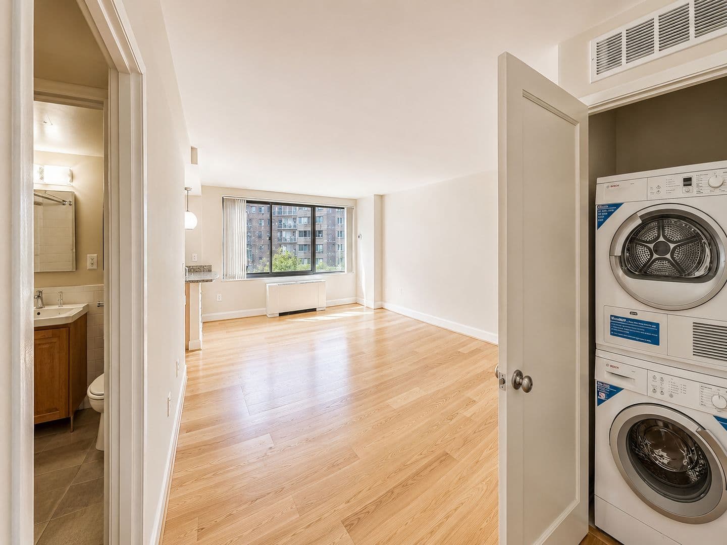 Washington Apartment: 1255 New Hampshire Avenue