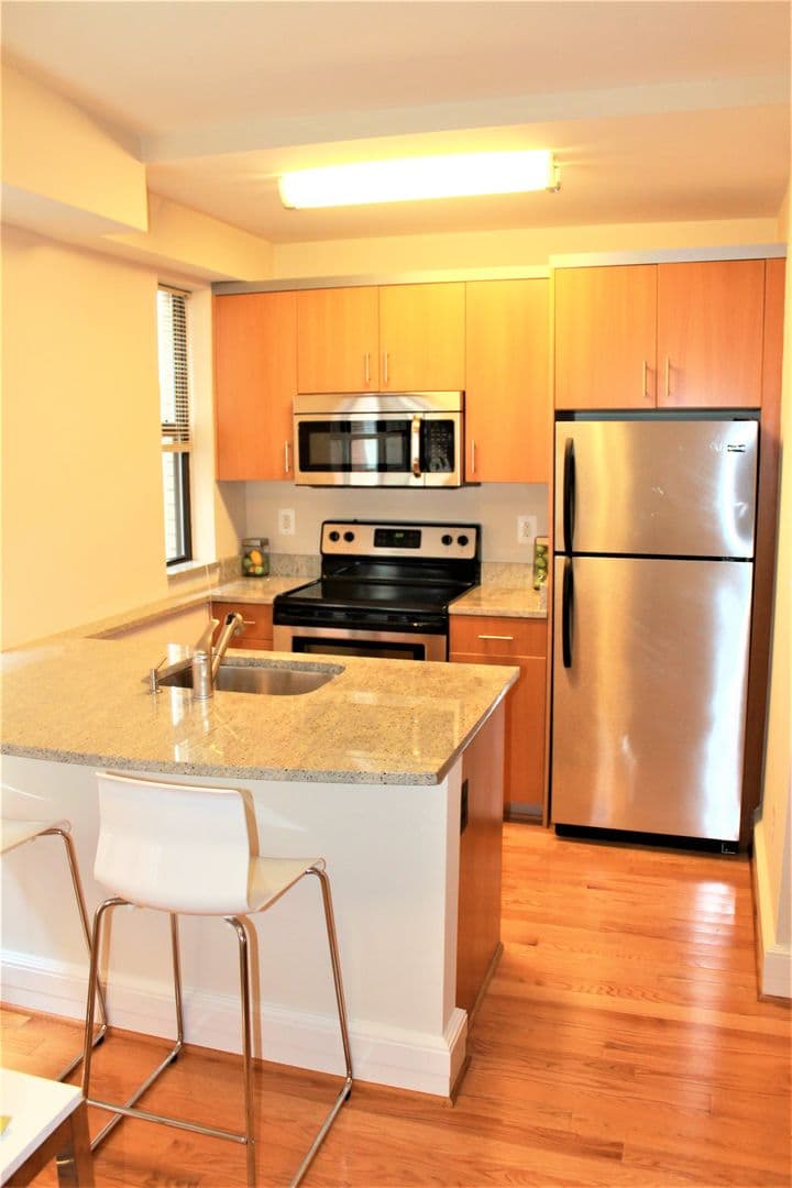 Washington Apartment: 2000 Connecticut Avenue, NW