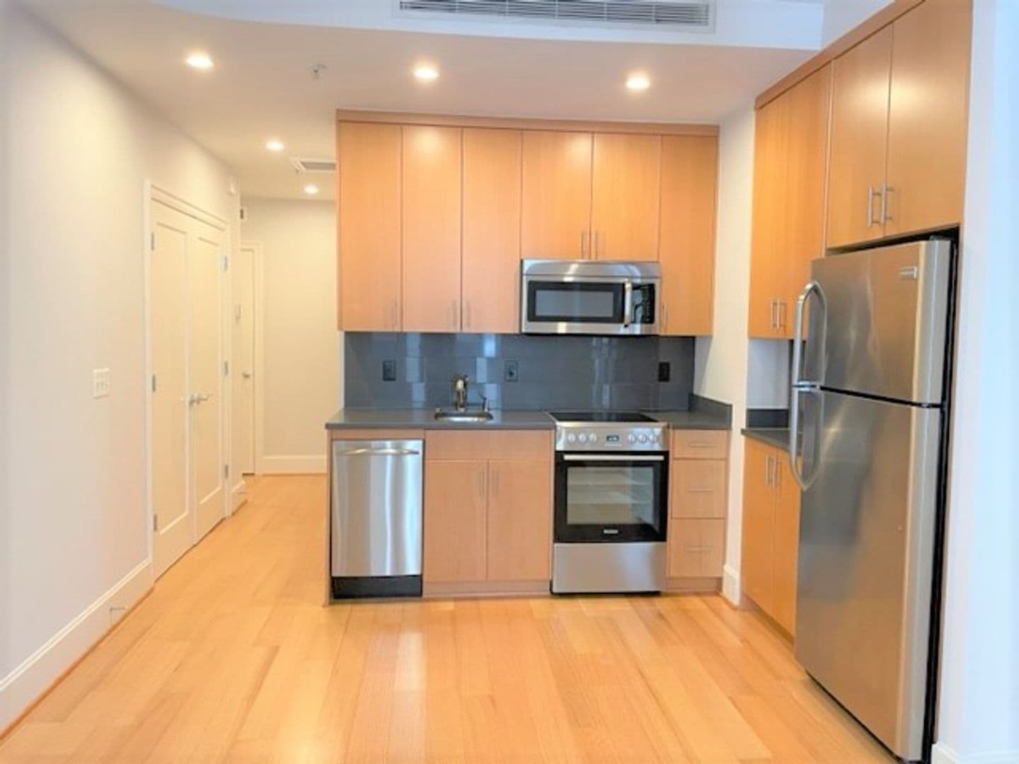 Washington Apartment: 1355 17th Street, NW