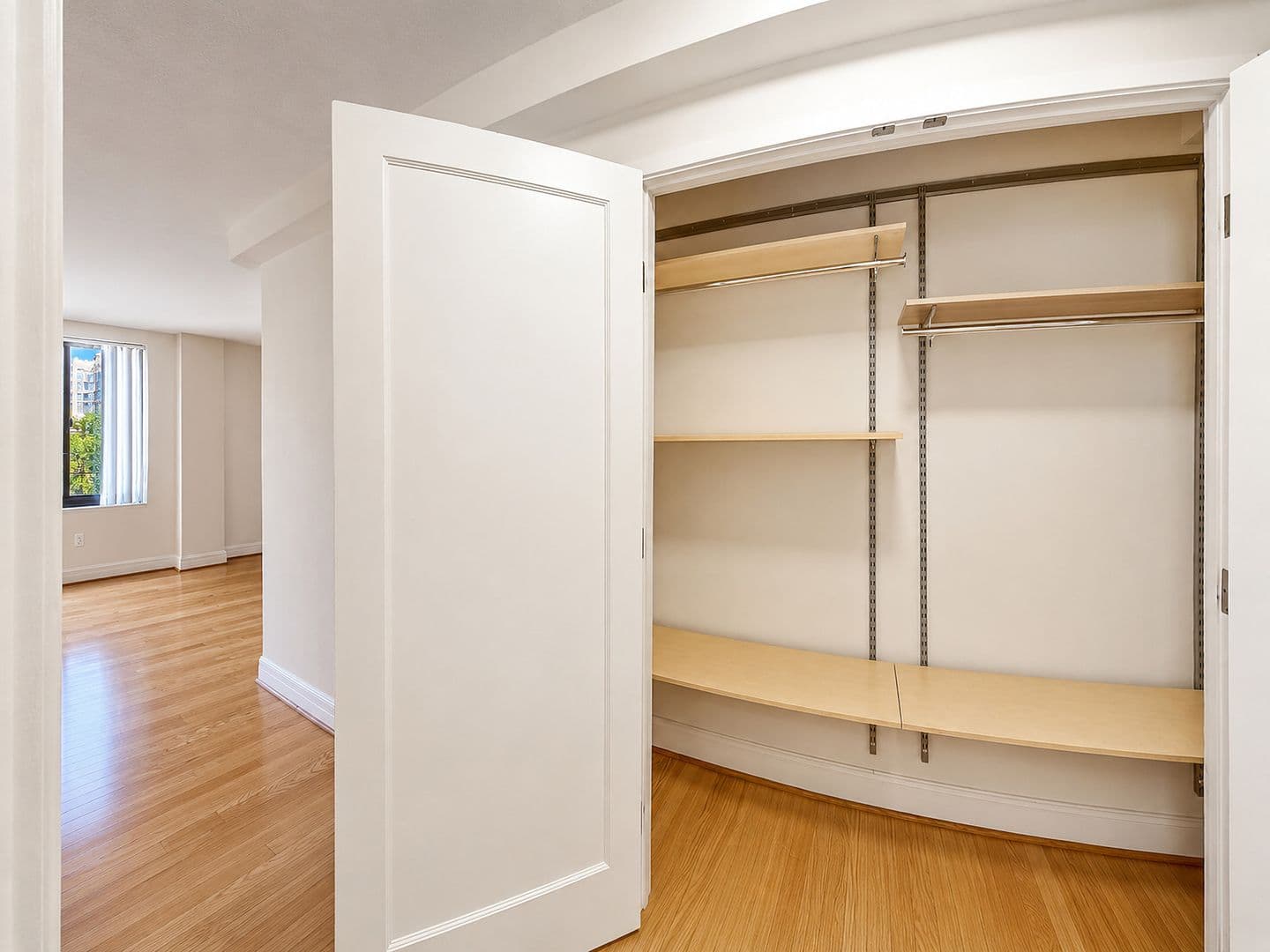 Washington Apartment: 1255 New Hampshire Avenue