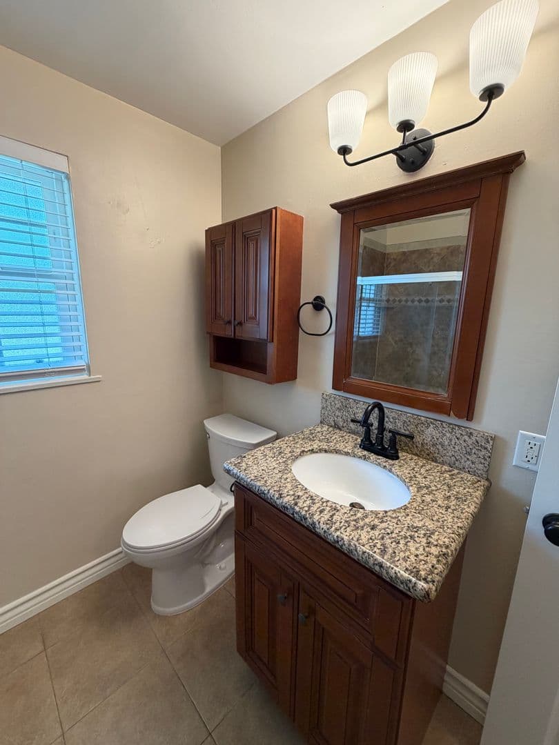 Monrovia Apartment: 116 Violet Ave.