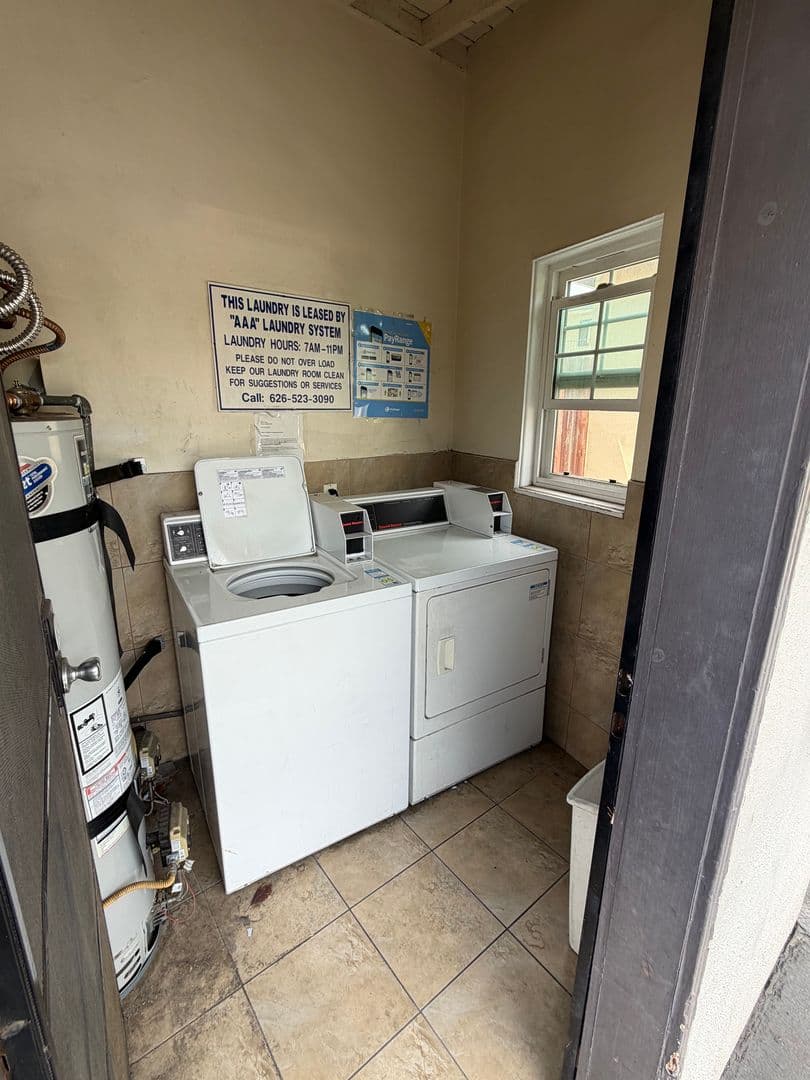 Monrovia Apartment: 116 Violet Ave.