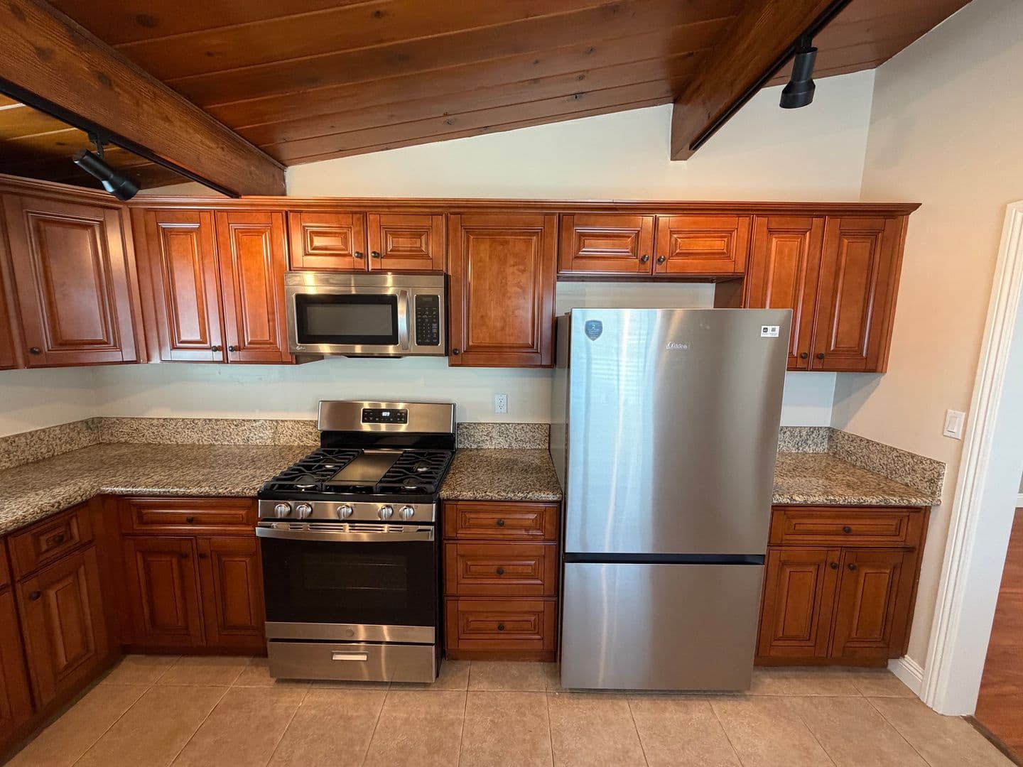 Monrovia Apartment: 116 Violet Ave.