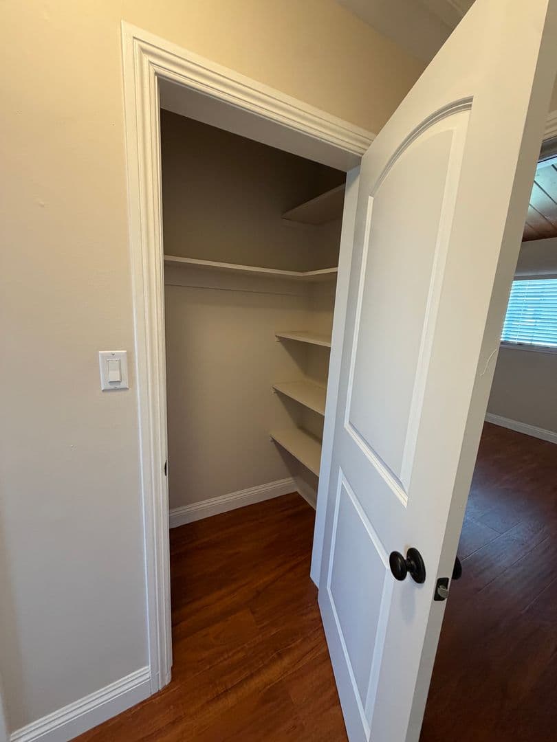 Monrovia Apartment: 116 Violet Ave.