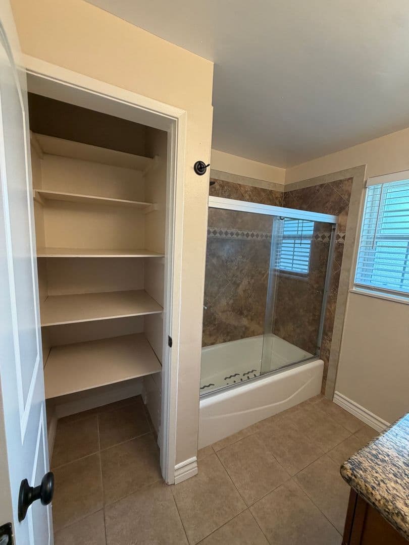 Monrovia Apartment: 116 Violet Ave.