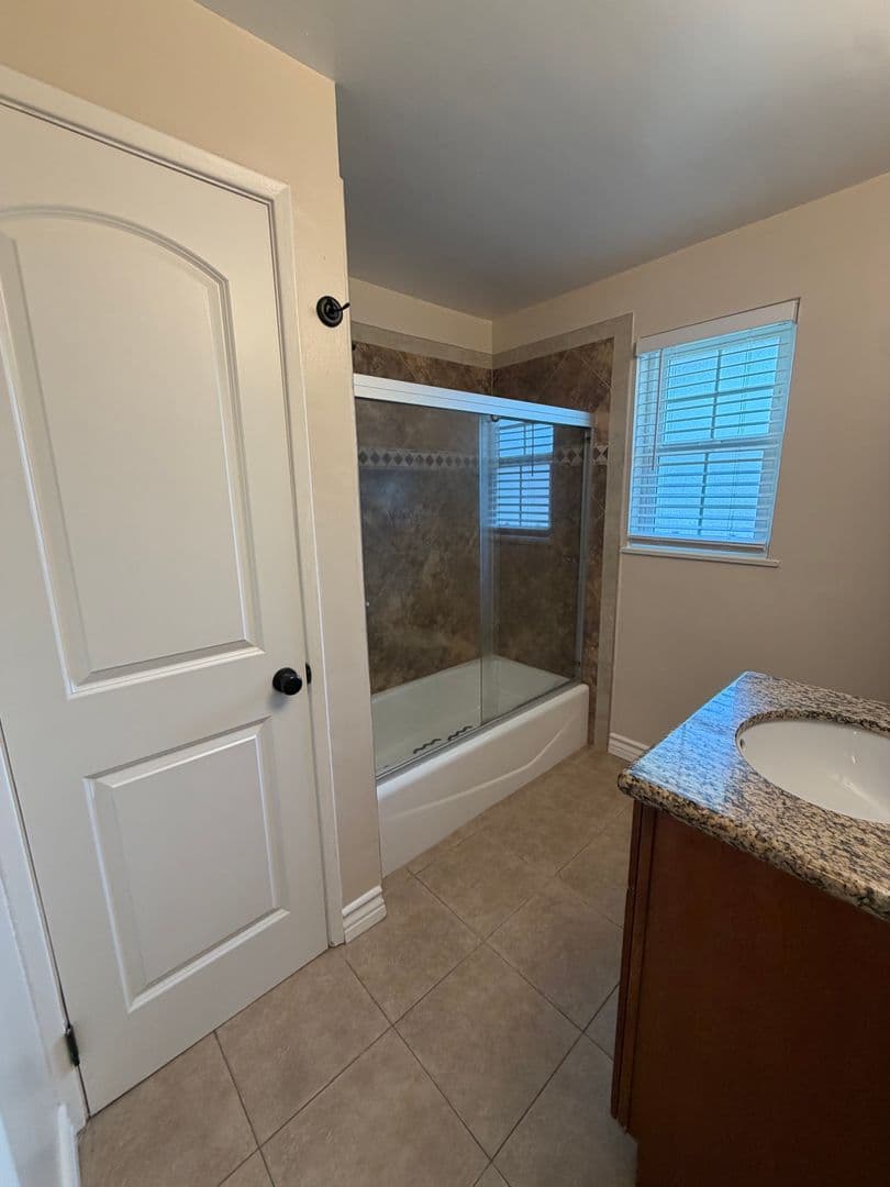 Monrovia Apartment: 116 Violet Ave.