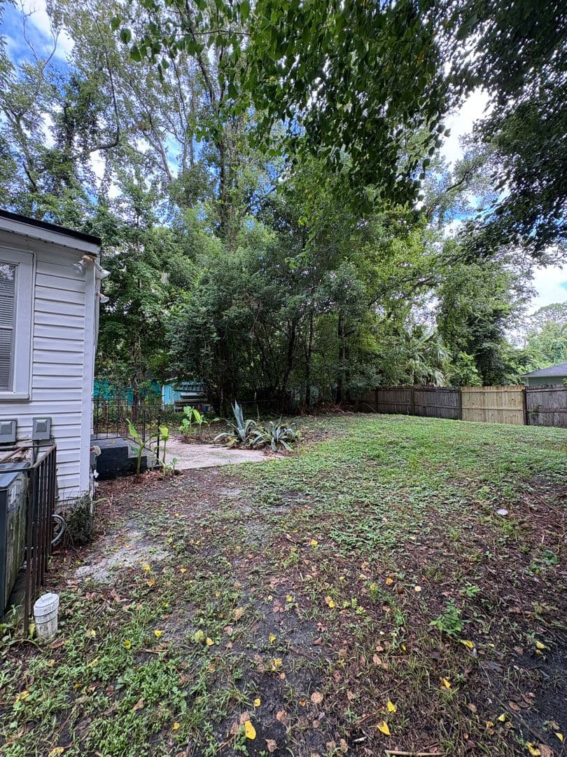 Jacksonville House: 5779 SW Carver Circle
