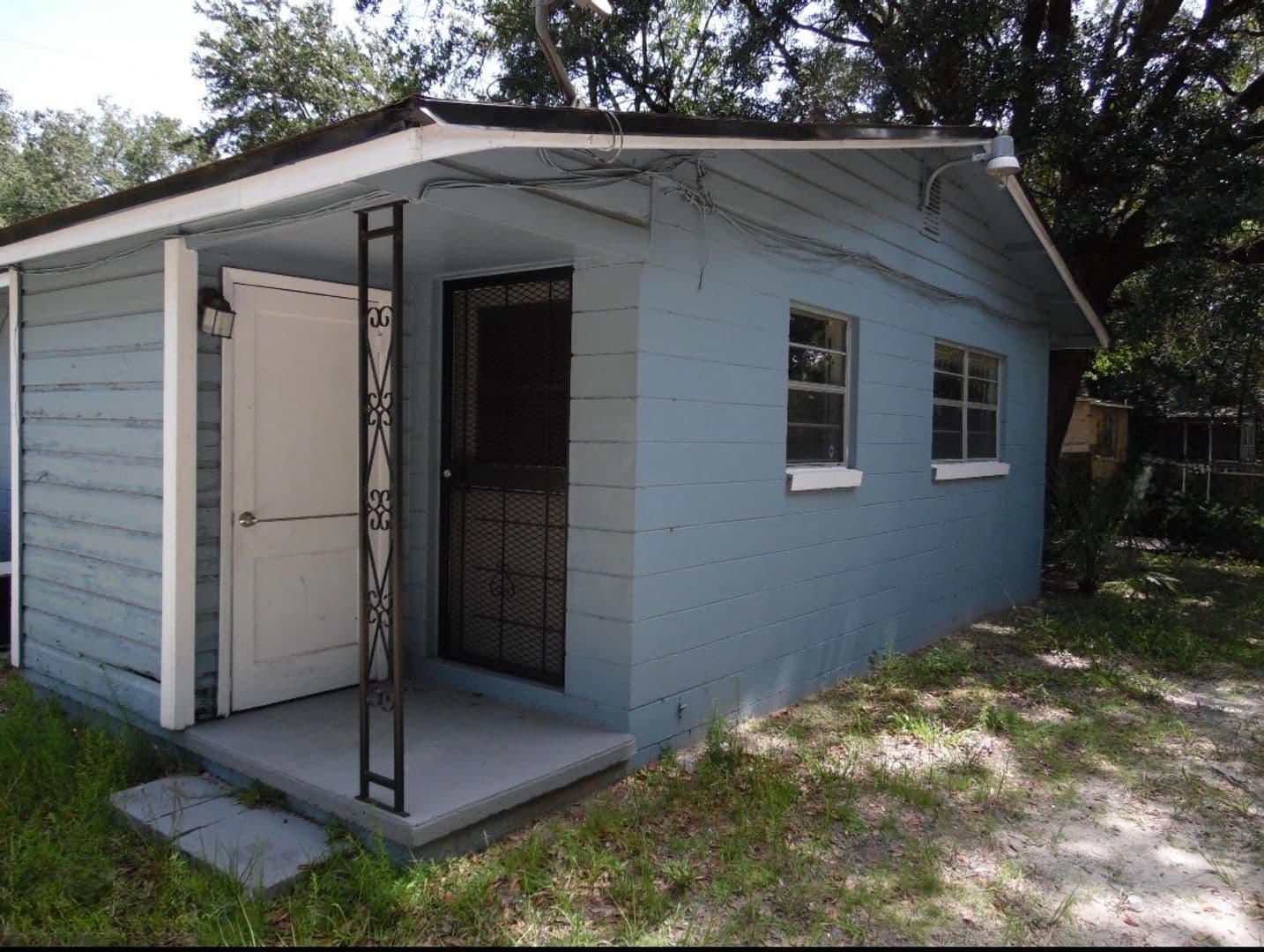 Jacksonville House: 1930 W 6TH Street A
