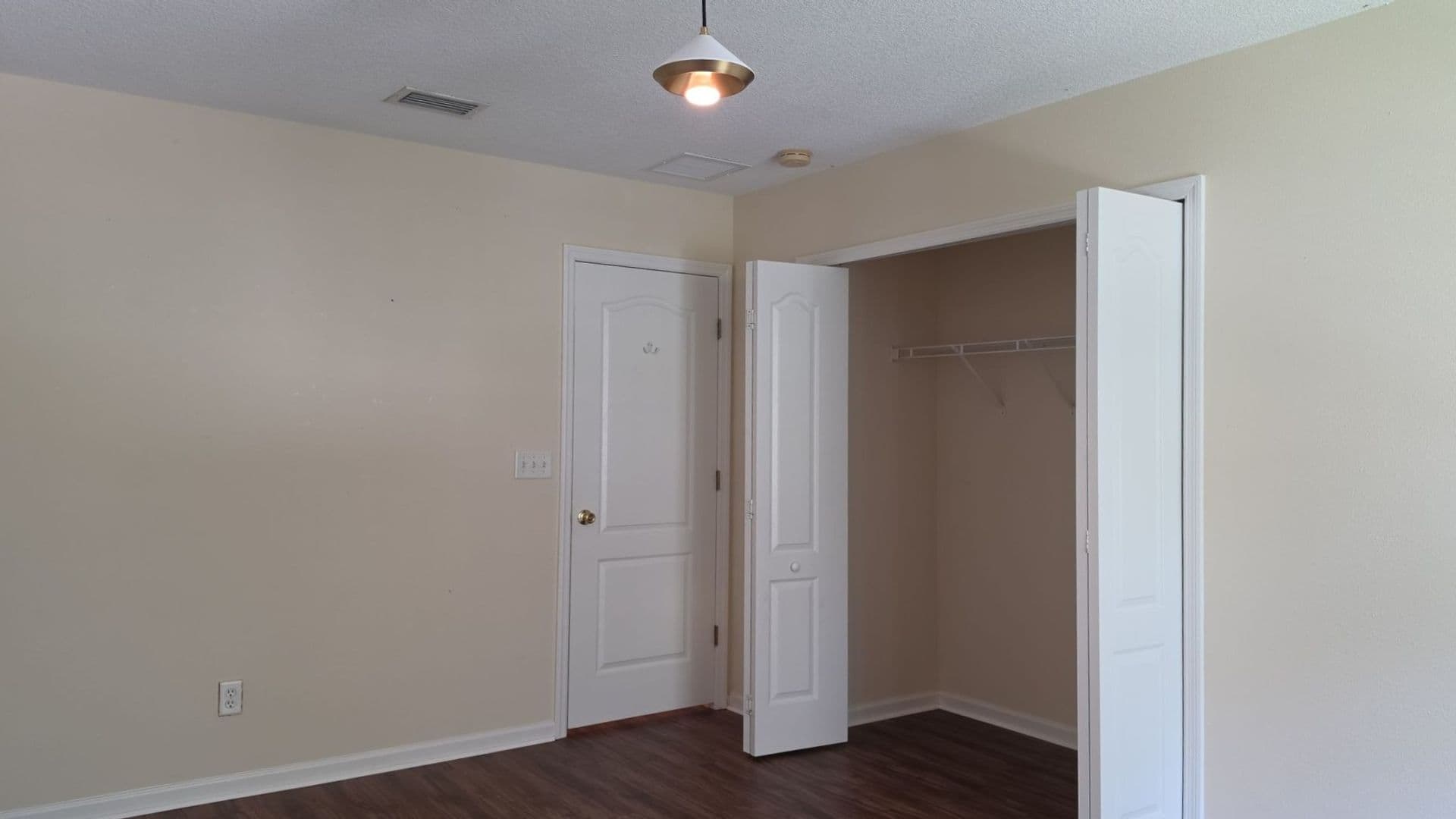 Middleburg House: 2919 Bent Bow Lane