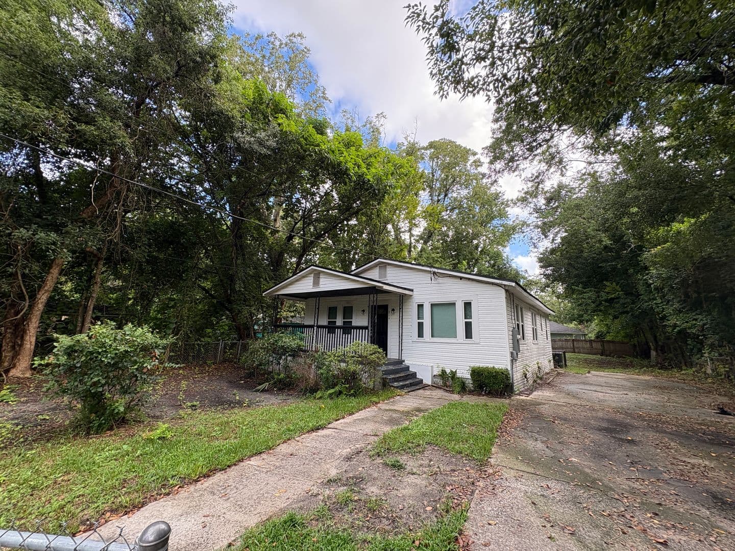 Jacksonville House: 5779 SW Carver Circle