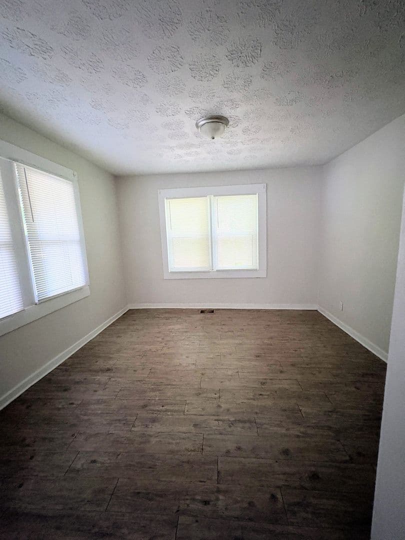 Jacksonville House: 5779 SW Carver Circle