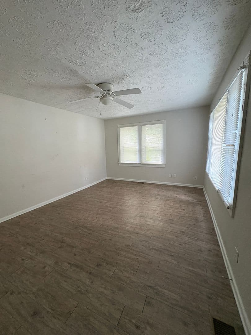 Jacksonville House: 5779 SW Carver Circle