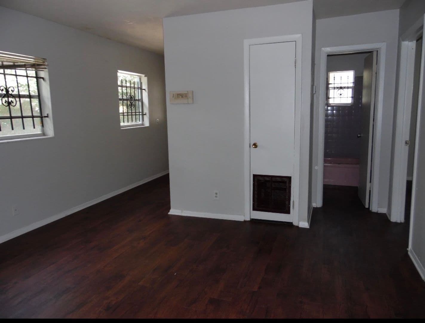 Jacksonville House: 1930 W 6TH Street A