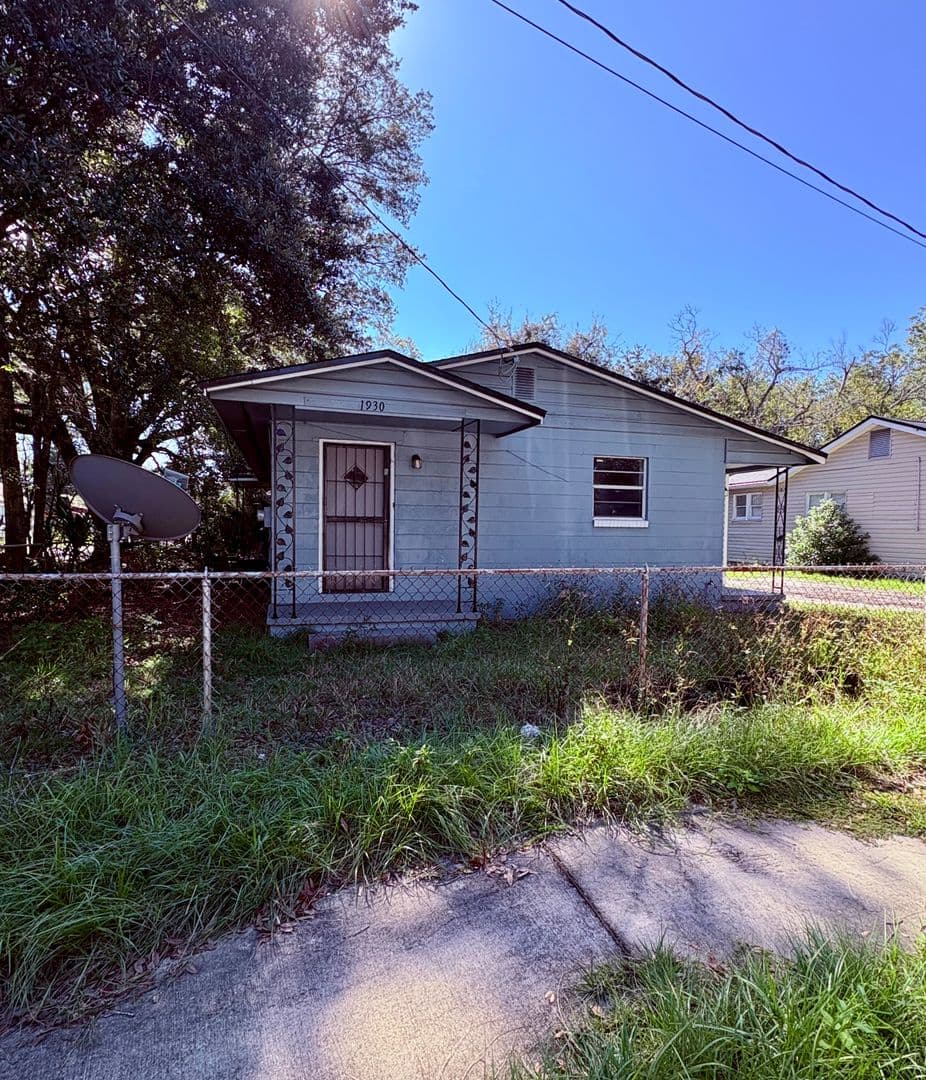 Jacksonville House: 1930 W 6TH Street B - W. 6th St 1930-Divine
