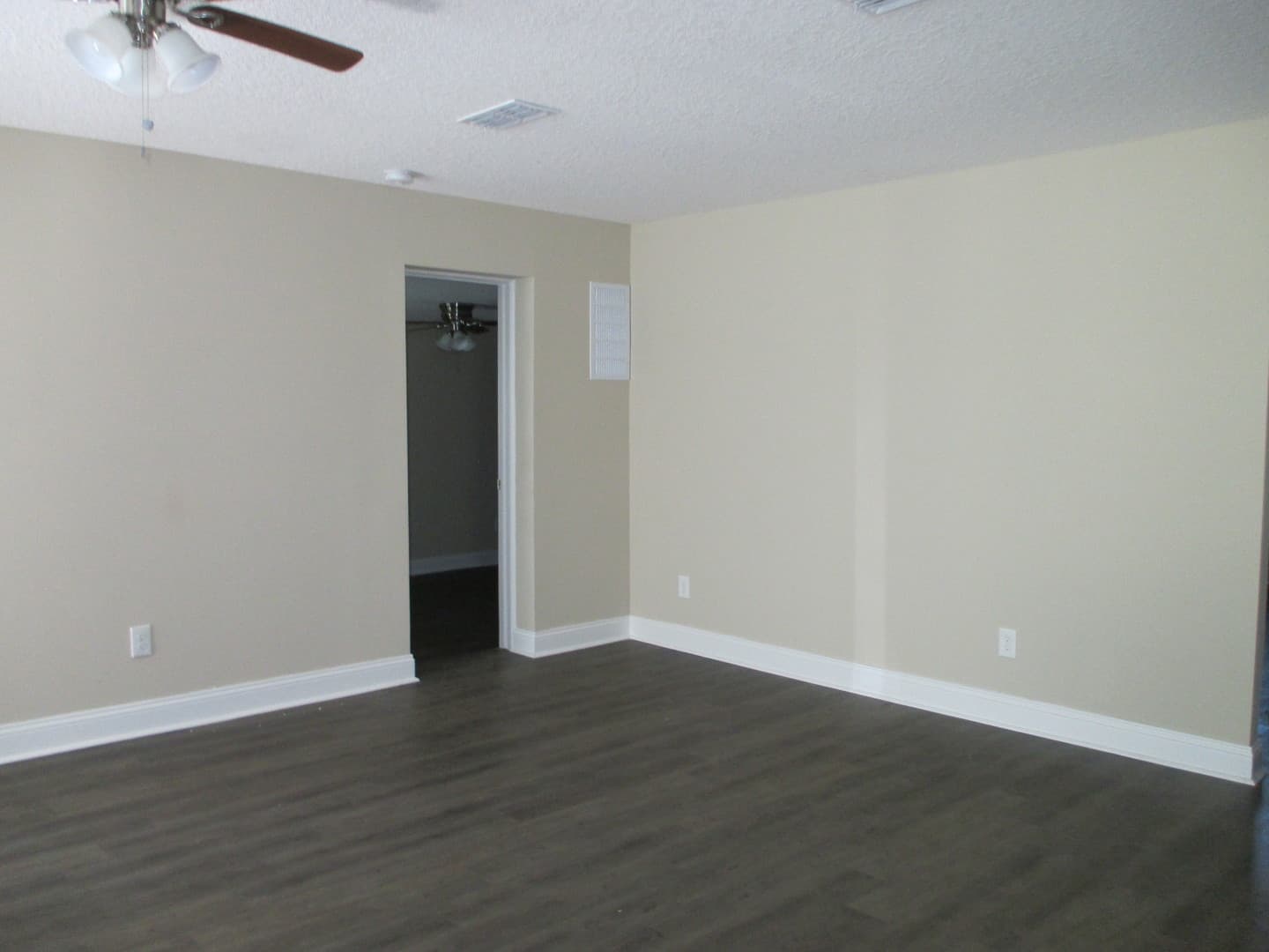 Jacksonville House: 2218 Lamee Ave