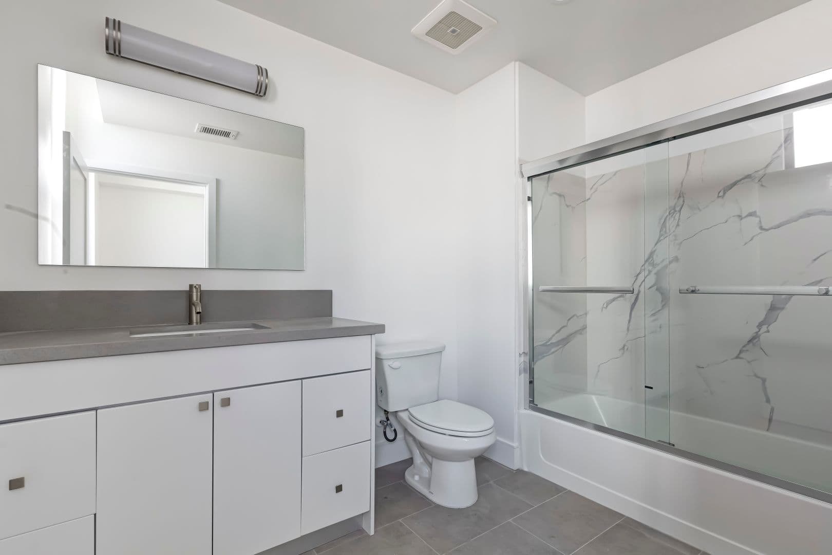 Los Angeles Apartment: 1025 Wilcox Avenue
