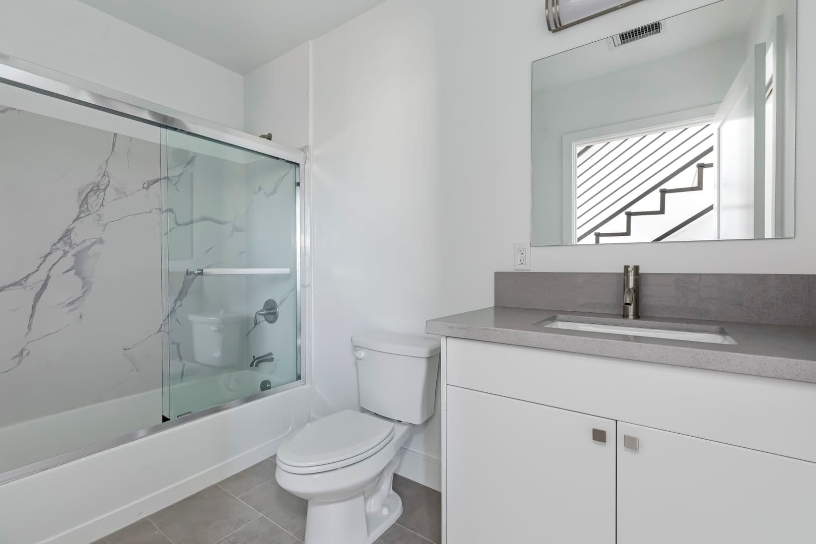 Los Angeles Apartment: 1025 Wilcox Avenue