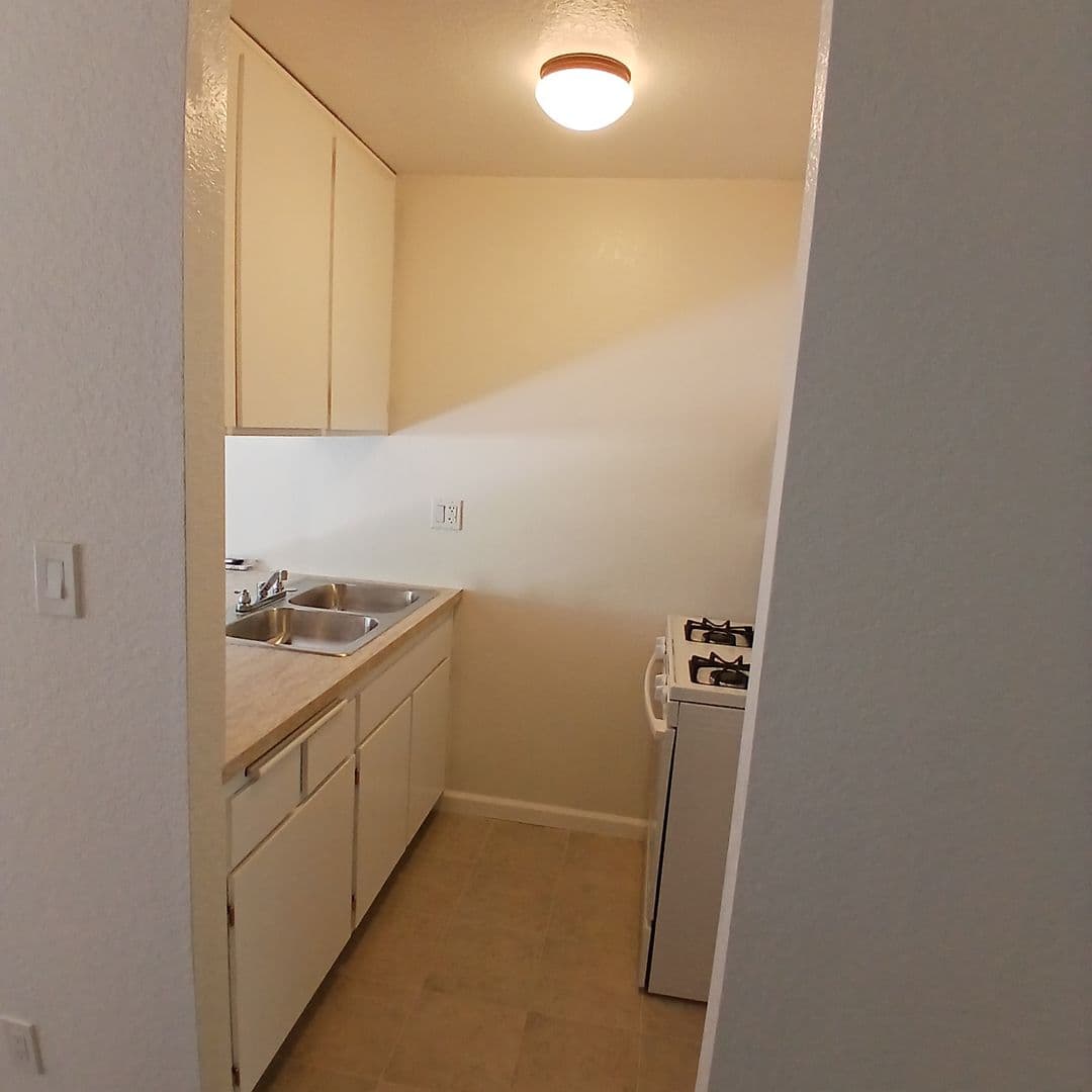 Studio City Apartment: 10944 Bluffside Drive