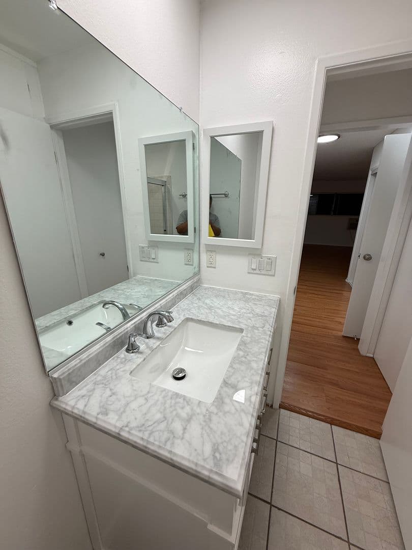 West Hollywood Apartment: 816 Westmount Drive