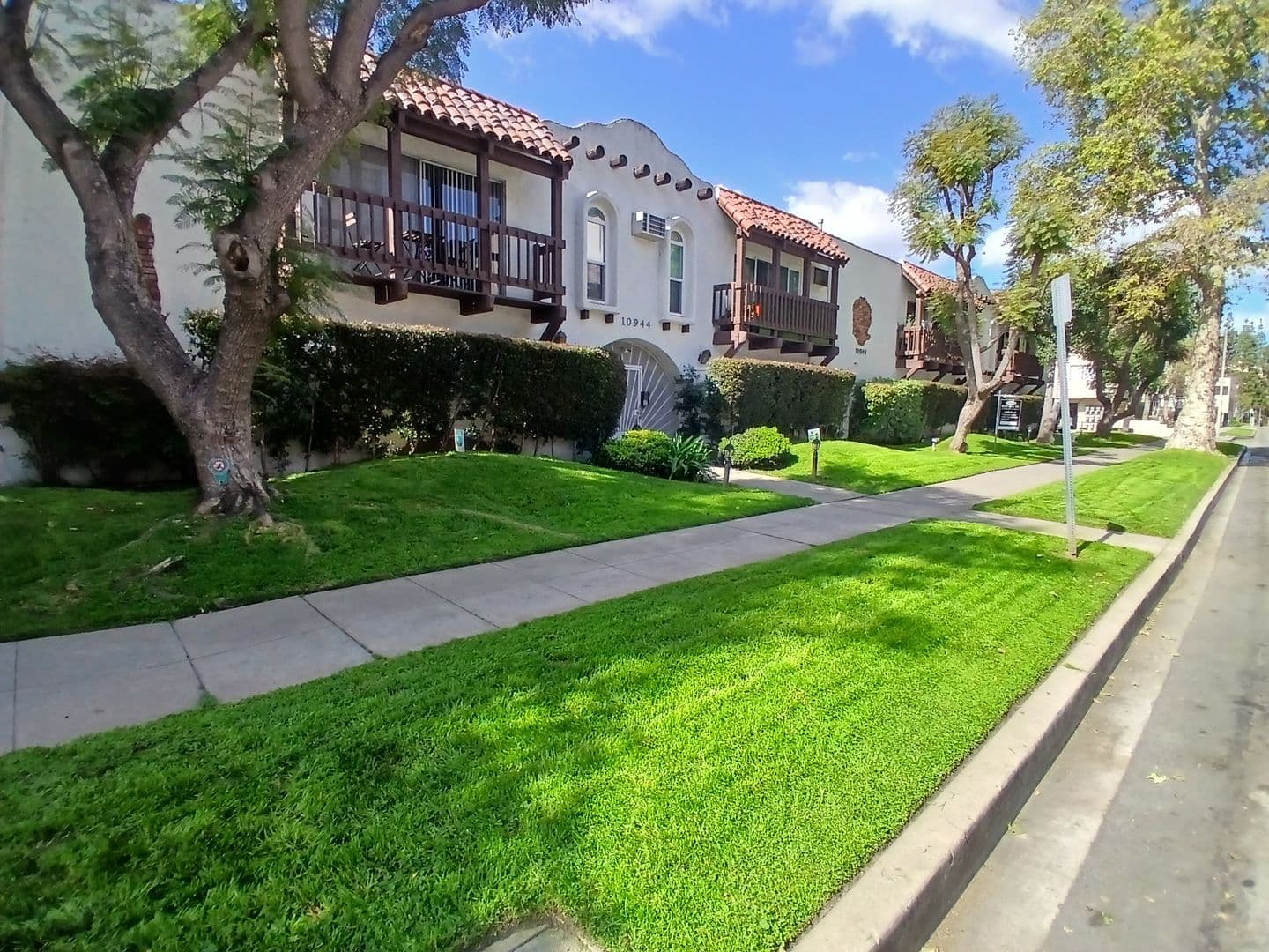 Studio City Apartment: 10944 Bluffside Drive
