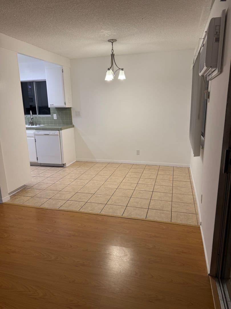 West Hollywood Apartment: 816 Westmount Drive