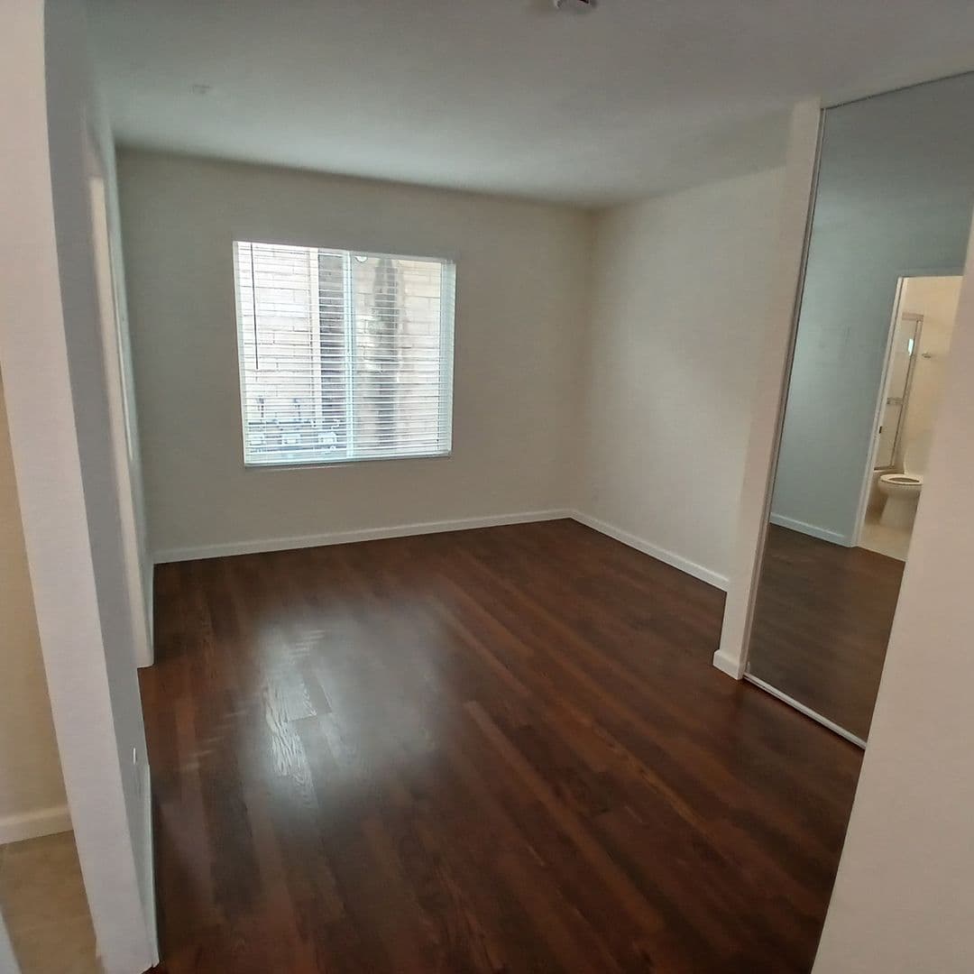 Studio City Apartment: 10944 Bluffside Drive