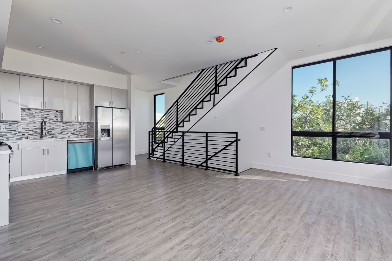 Los Angeles Apartment: 1025 Wilcox Avenue
