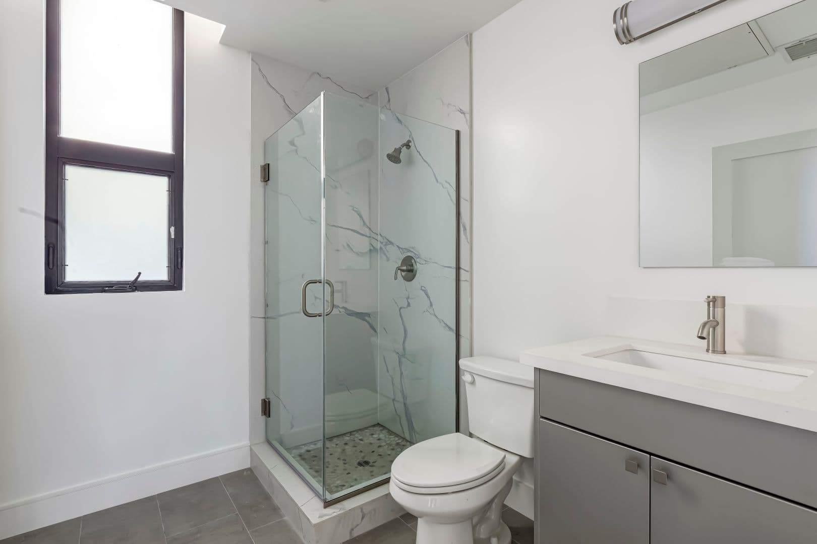 Los Angeles Apartment: 1025 Wilcox Avenue