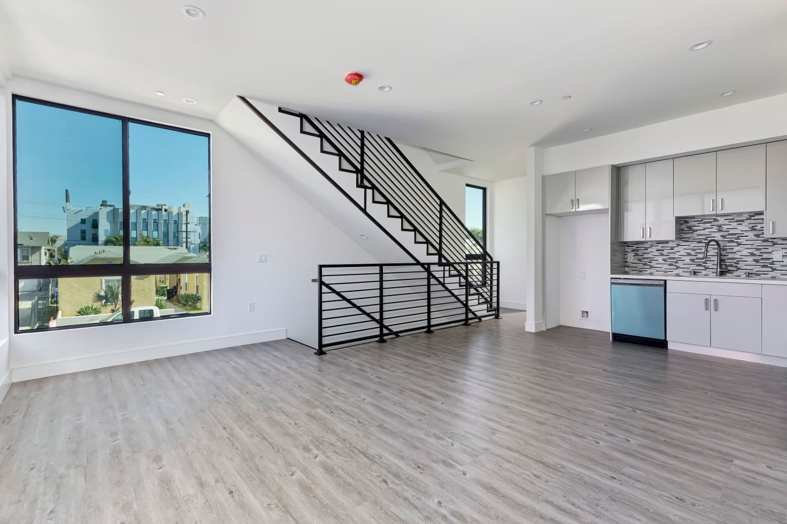 Los Angeles Apartment: 1025 Wilcox Avenue