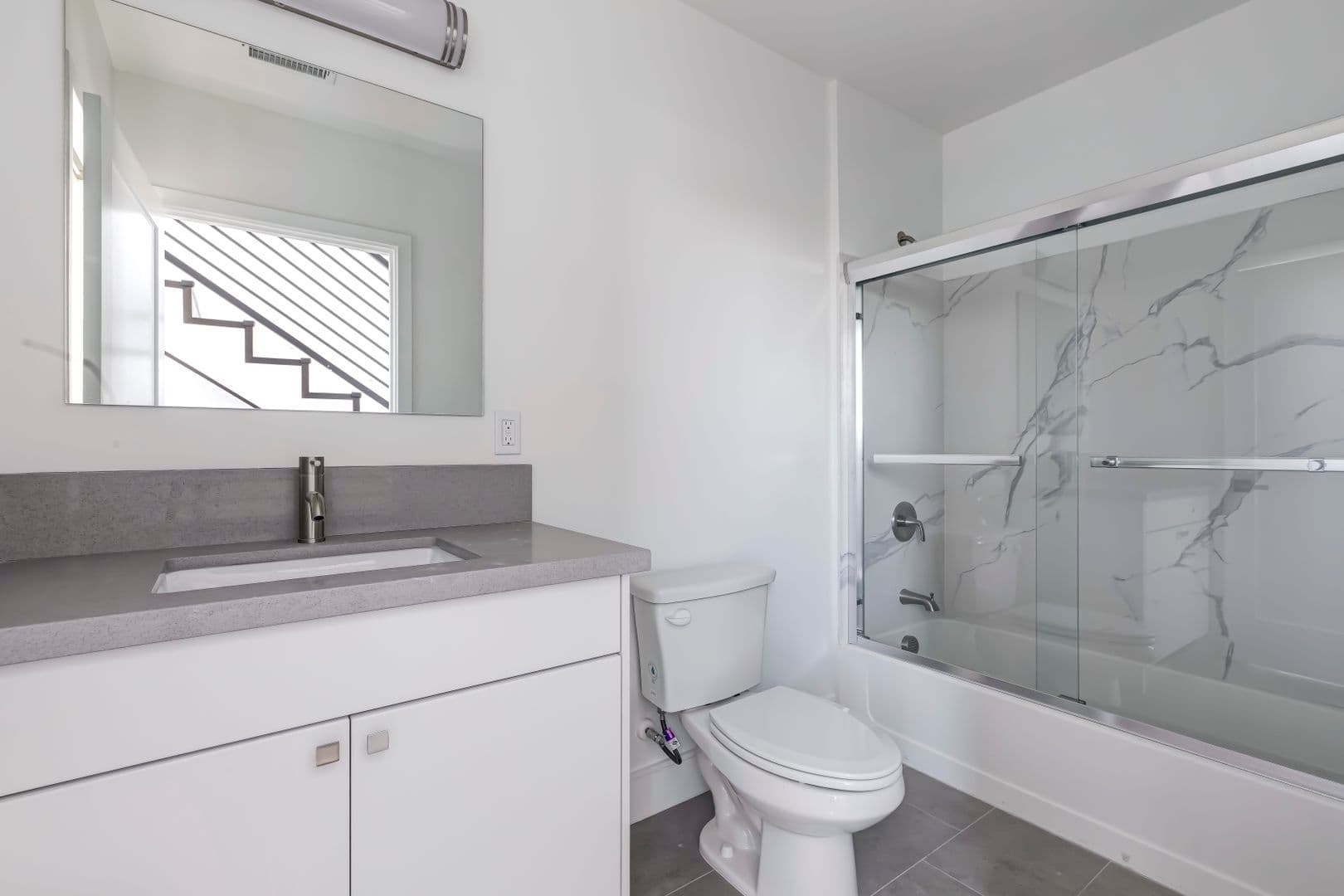 Los Angeles Apartment: 1025 Wilcox Avenue